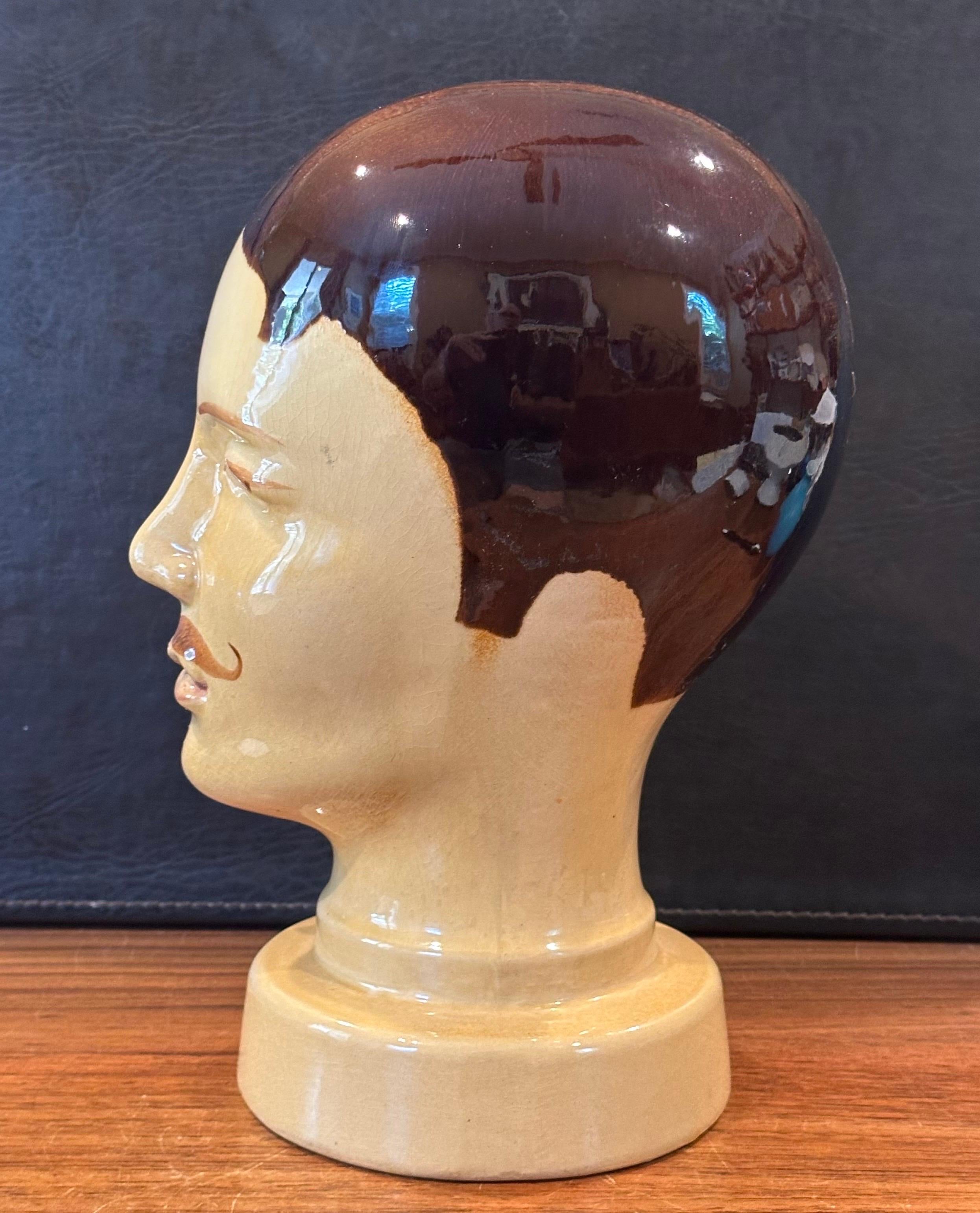 XX secolo Testa di manichino in ceramica della Germania Occidentale vintage con baffi in vendita