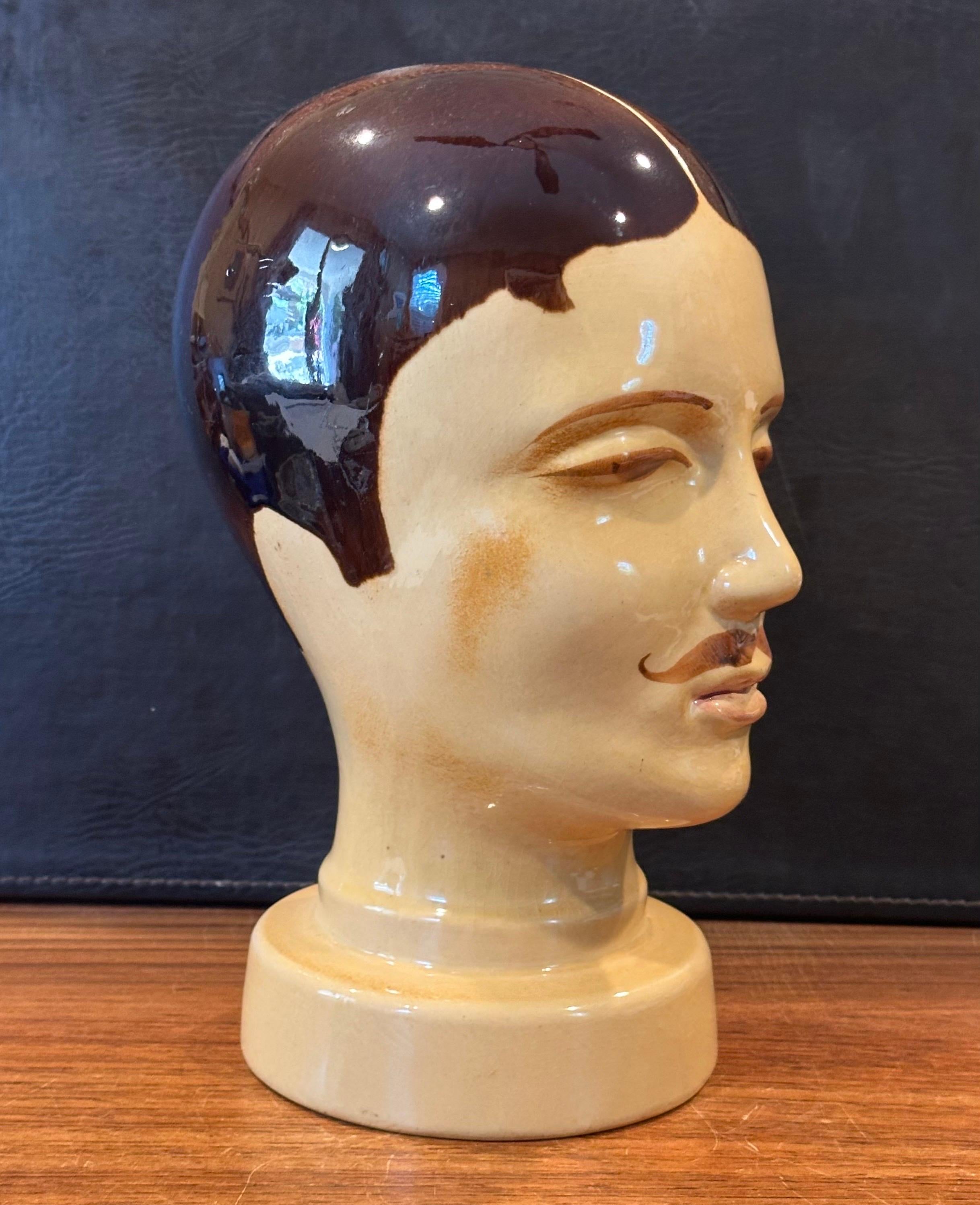Testa di manichino in ceramica della Germania Occidentale vintage con baffi in vendita 2