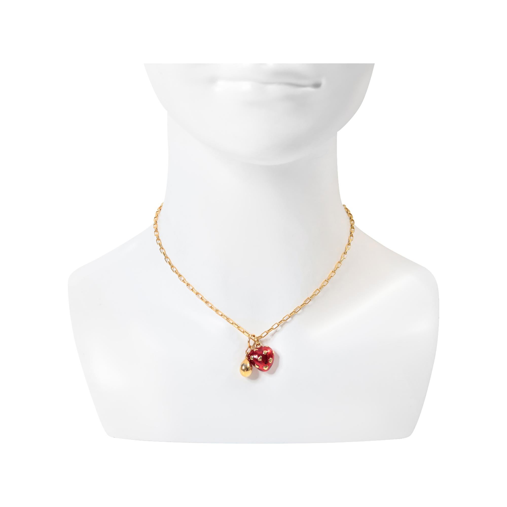 Collana vintage con catena e pezzi pendenti della Germania Occidentale, circa anni '80.  Questa graffetta, con la sua forma oblunga, si adatta a qualsiasi cosa.  Questo pezzo in particolare misura 20
