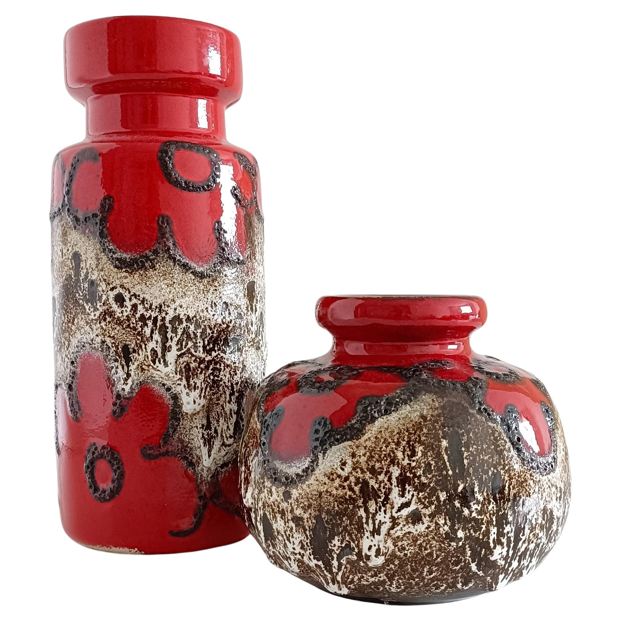 Coppia di vasi in ceramica della Germania occidentale Scheurich Fat Lava Red Daisies Decor, anni '60