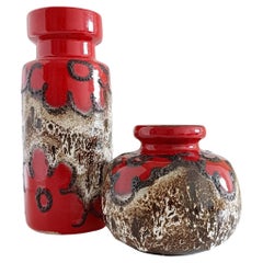 Coppia di vasi in ceramica della Germania occidentale Scheurich Fat Lava Red Daisies Decor, anni '60