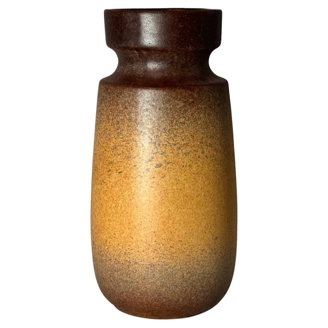 Vaso vintage in Studio Pottery West German - Smalto Lava Grassa Marrone e Ocra, di Scheu in vendita