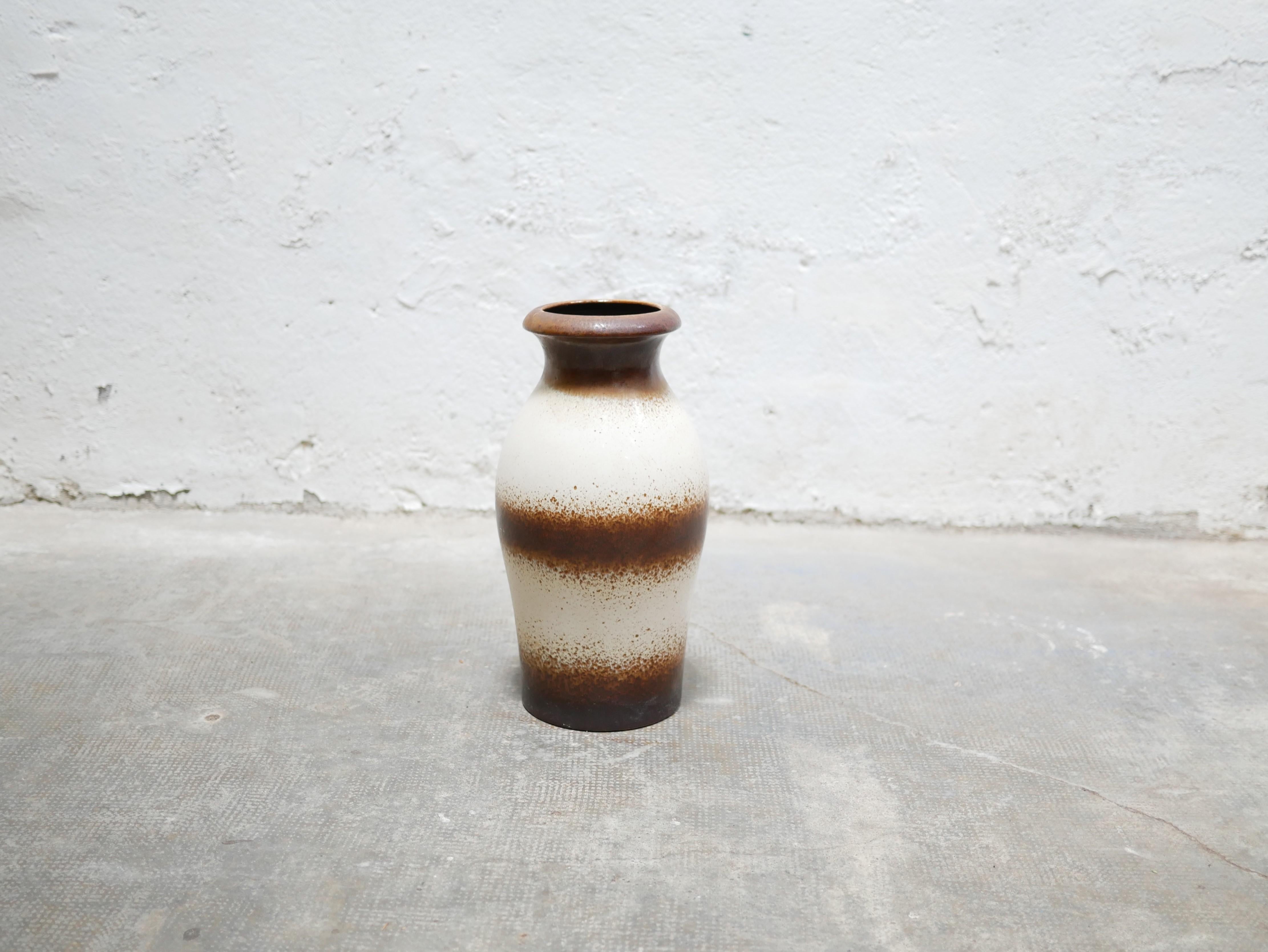 Vaso in ceramica d'epoca della Germania Ovest in vendita 2