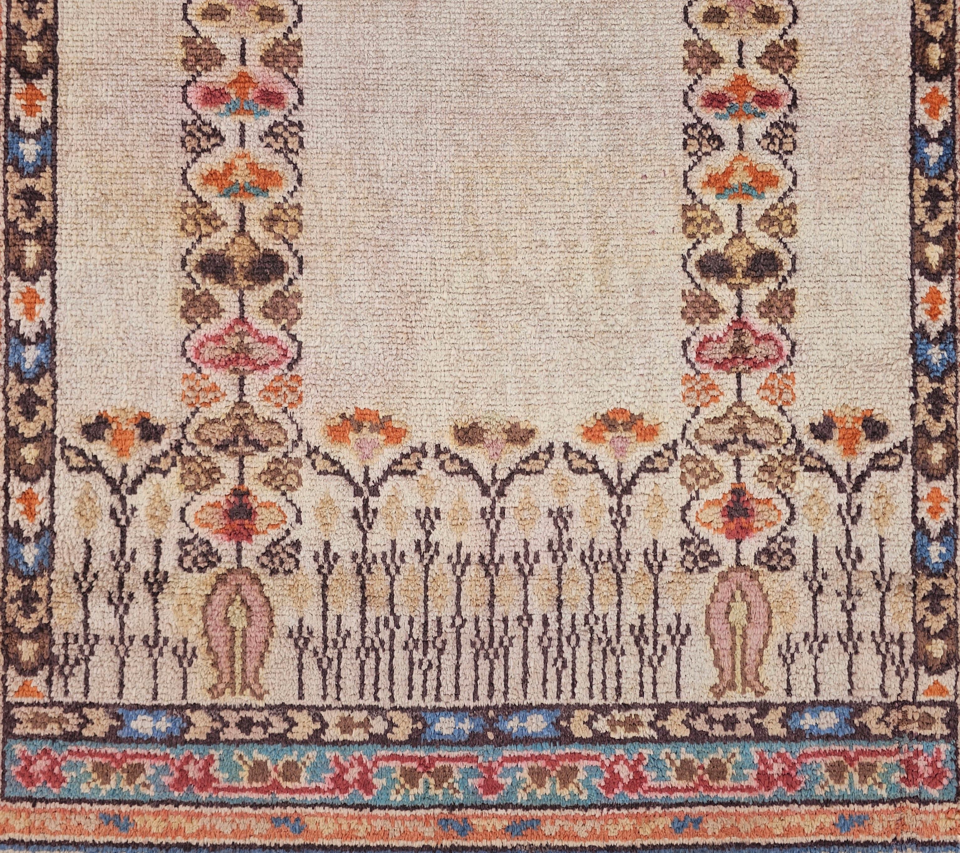 Antiker west Anatolischer Gebetsteppich aus Seide, Türkei 1930er Jahre im Angebot 1