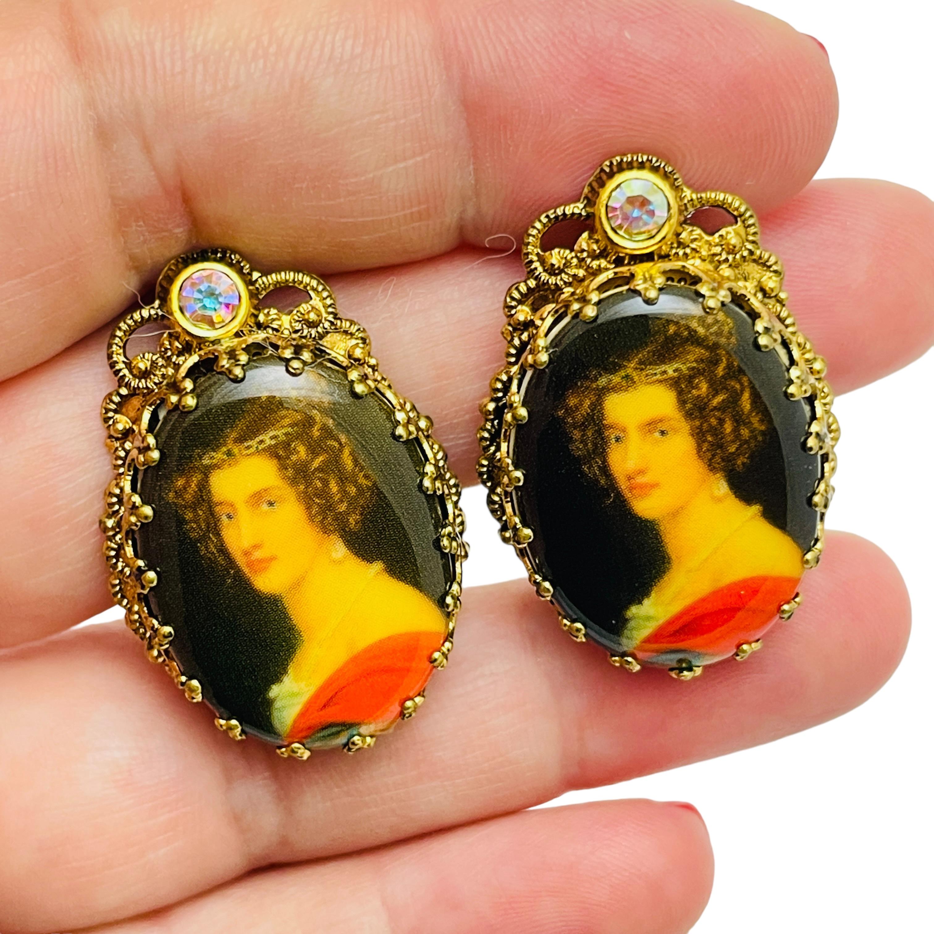 Women's Vintage WESTERN GERMANY gold lady jn red portrait designer clip on earrings For Sale
