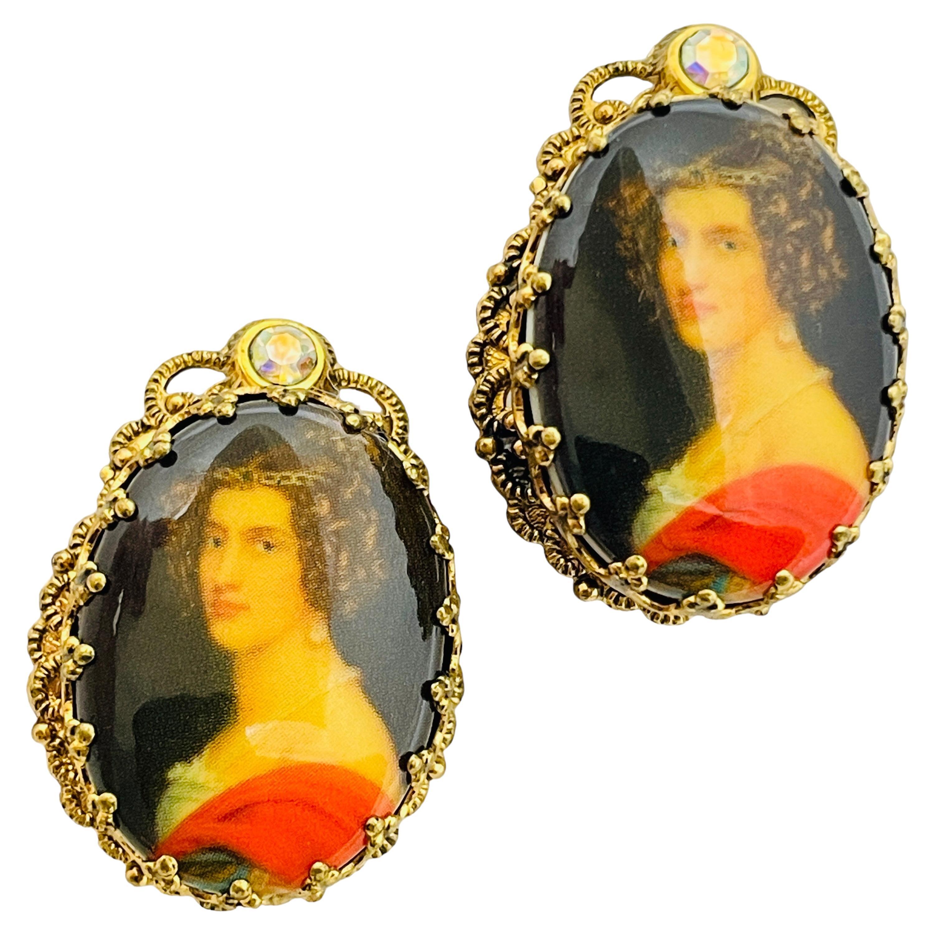 Vintage WESTERN GERMANY gold lady jn red portrait designer clip on earrings For Sale