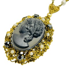 Vintage WESTERN GERMANY gold tone cameo necklace