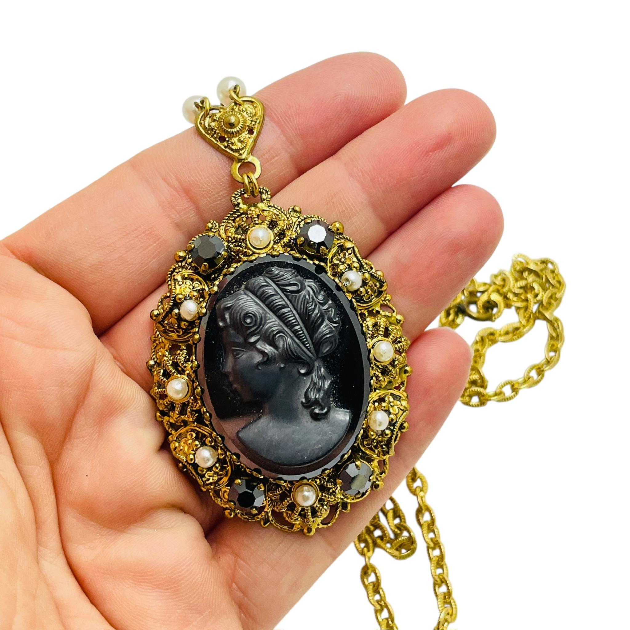 Vintage WESTERN GERMANY gold tone cameo necklace For Sale 1