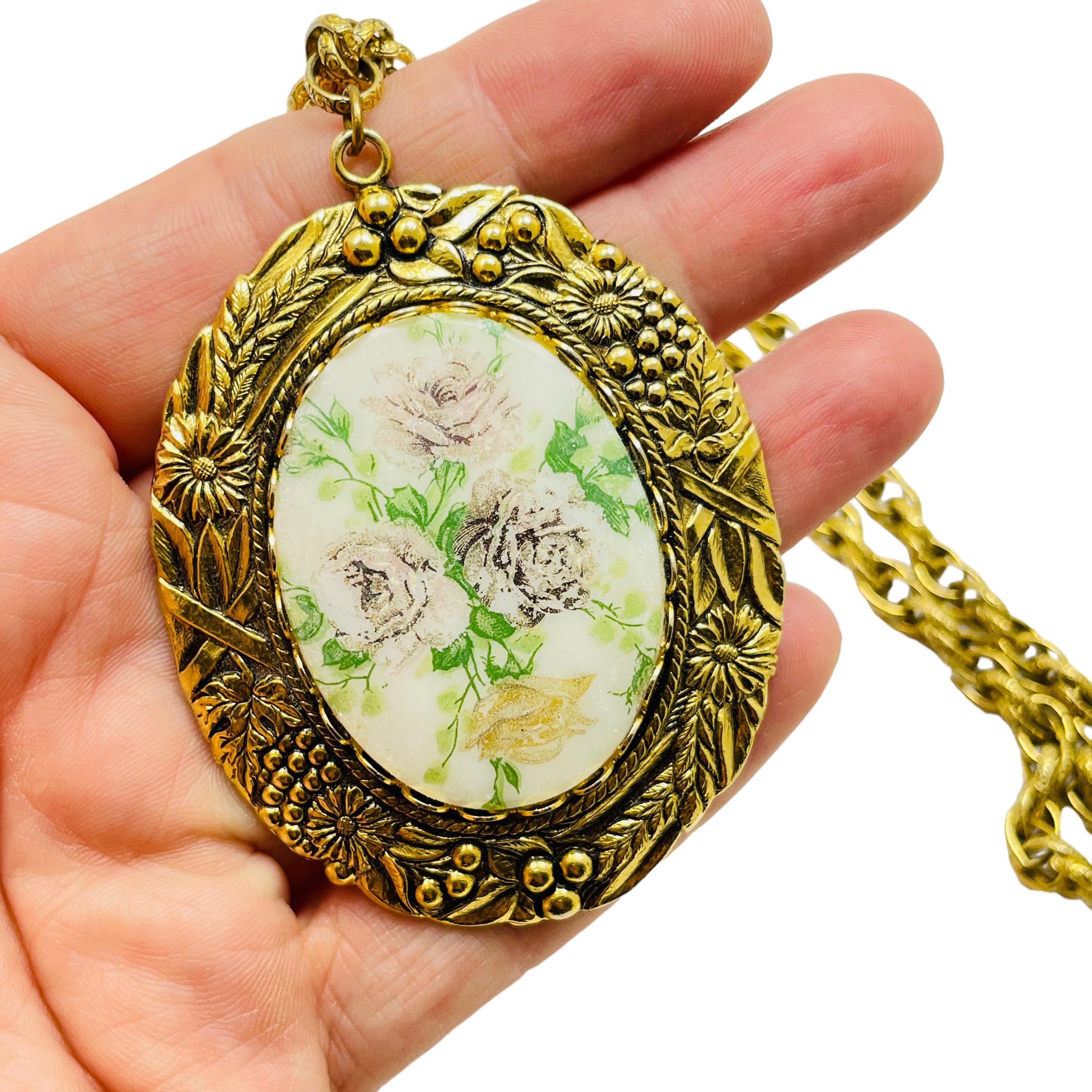 DETTAGLI

- senza segno  GERMANIA OCCIDENTALE

- tono oro 

- collana di design vintage
  

MISURE  

-

CONDIZIONE

-  ottime condizioni vintage con minimi segni di usura 

 Sku 32

❤️❤️   GIOIELLI DI DESIGN VINTAGE   ❤️❤️

❤️❤️  ALEXANDER'S