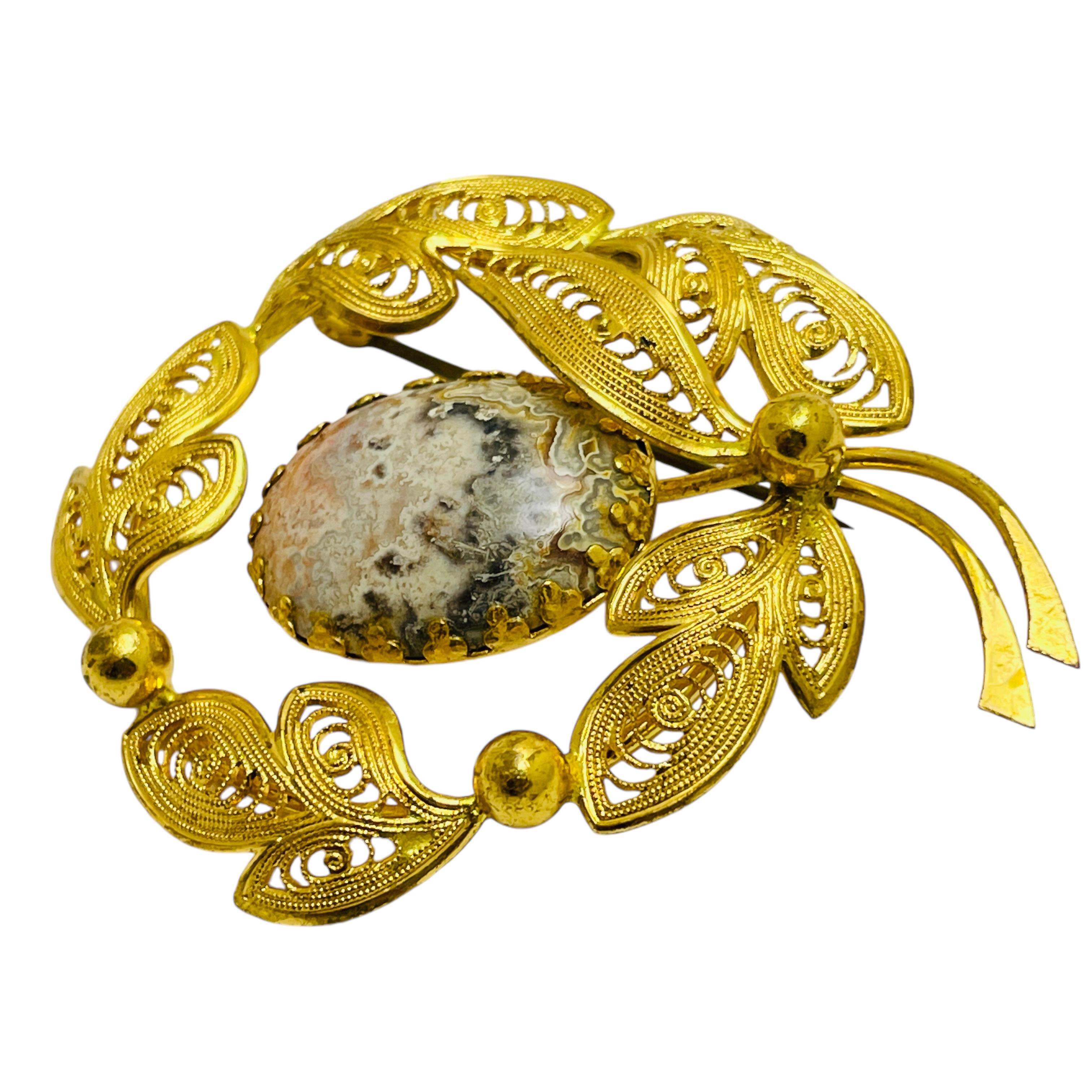 DETAILS

• signed WESTERN GERMANY 

• gold tone with glass

• vintage designer brooch

MEASUREMENTS  

• 

CONDITION

•  very good vintage condition with minimal signs of wear 

 Sku 47

❤️❤️  VINTAGE DESIGNER JEWELRY ❤️❤️

❤️❤️  ALEXANDER’S