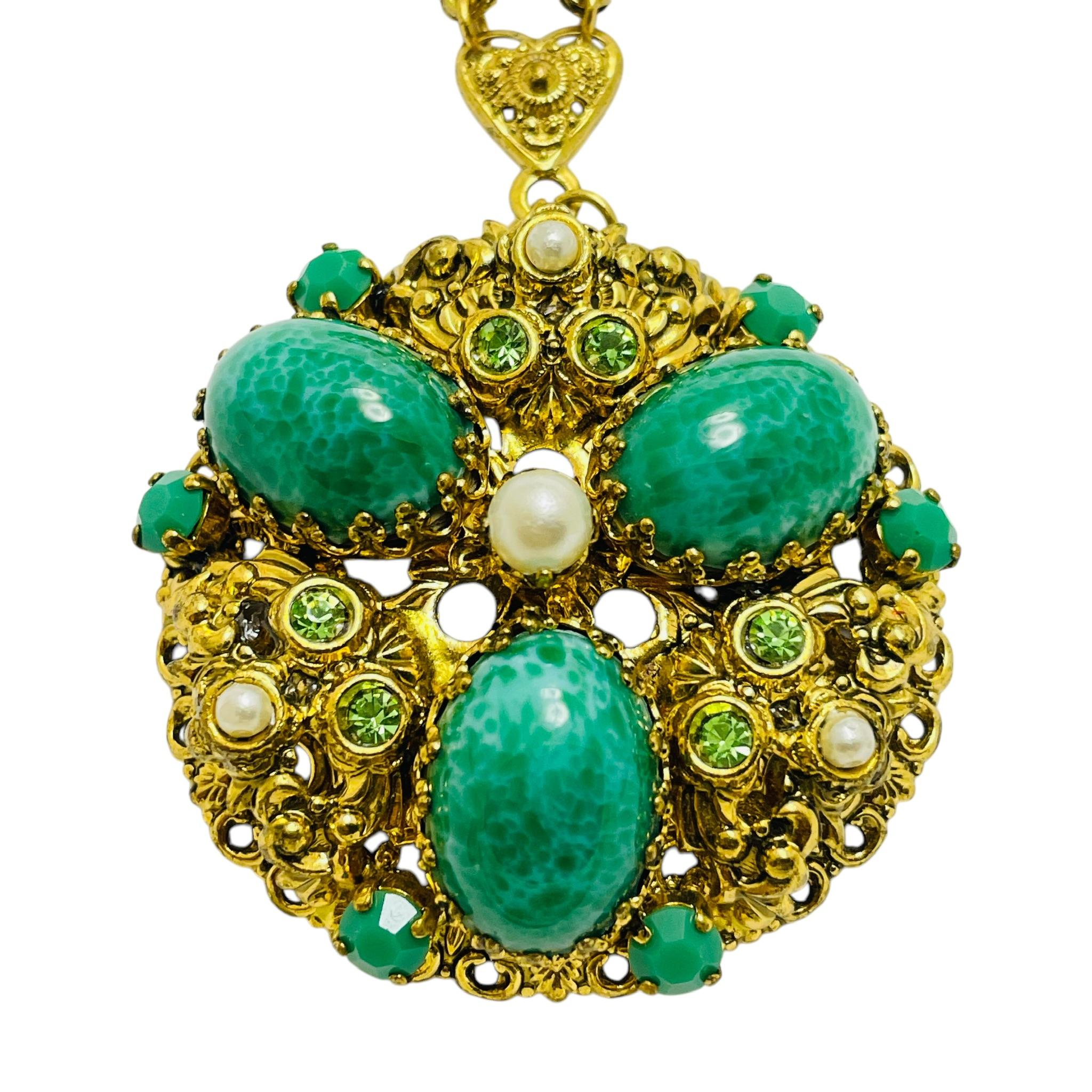 DETAILS

• unsigned WESTERN GERMANY

• gold tone with glass stones

• vintage designer necklace

MEASUREMENTS

•

CONDITION

• very good vintage condition with minimal signs of wear

Sku 48

❤️❤️ VINTAGE DESIGNER JEWELRY ❤️❤️

❤️❤️ ALEXANDER’S