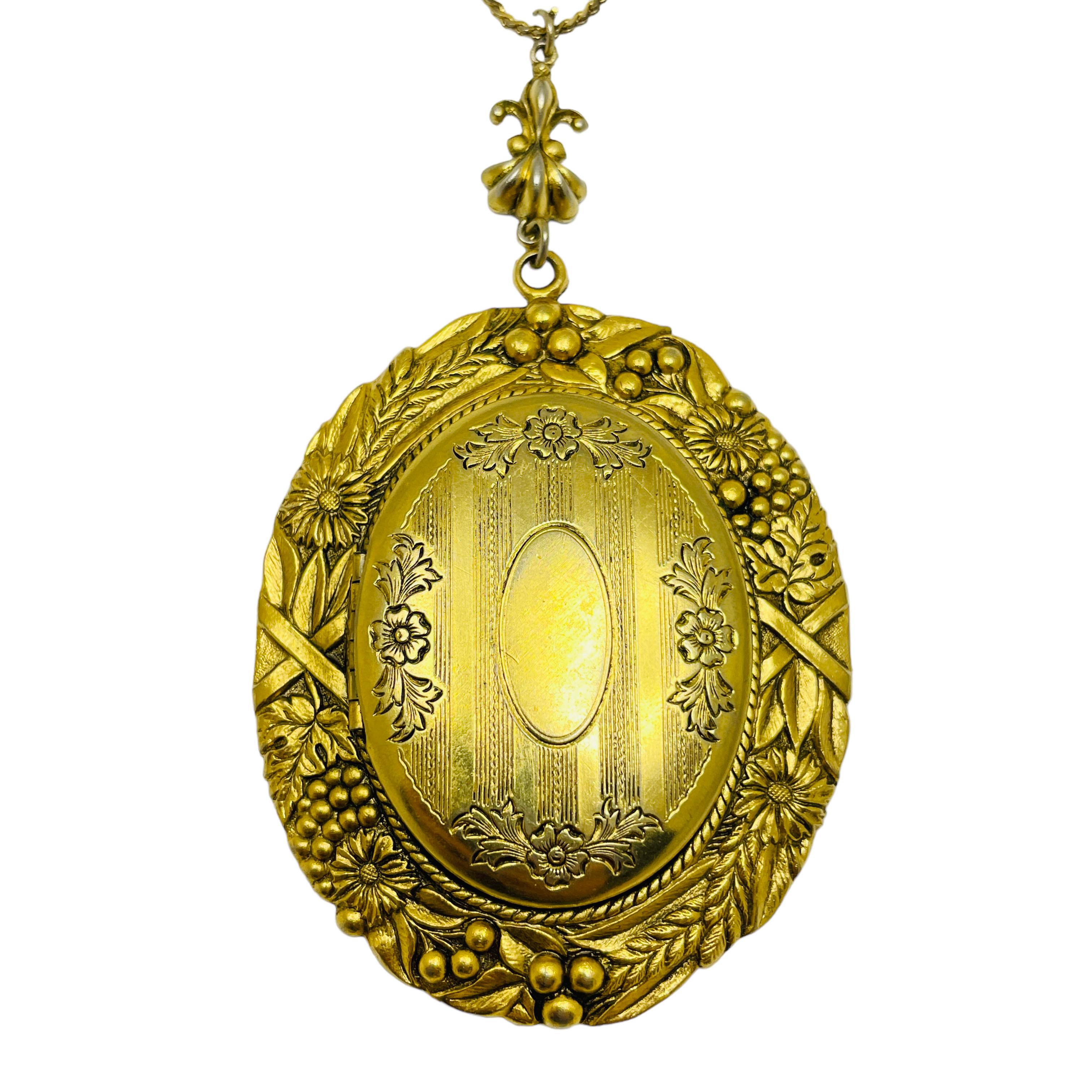 Vintage WESTERN GERMANY Goldton Medaillon Designer Anhänger Kette Halskette im Angebot 2