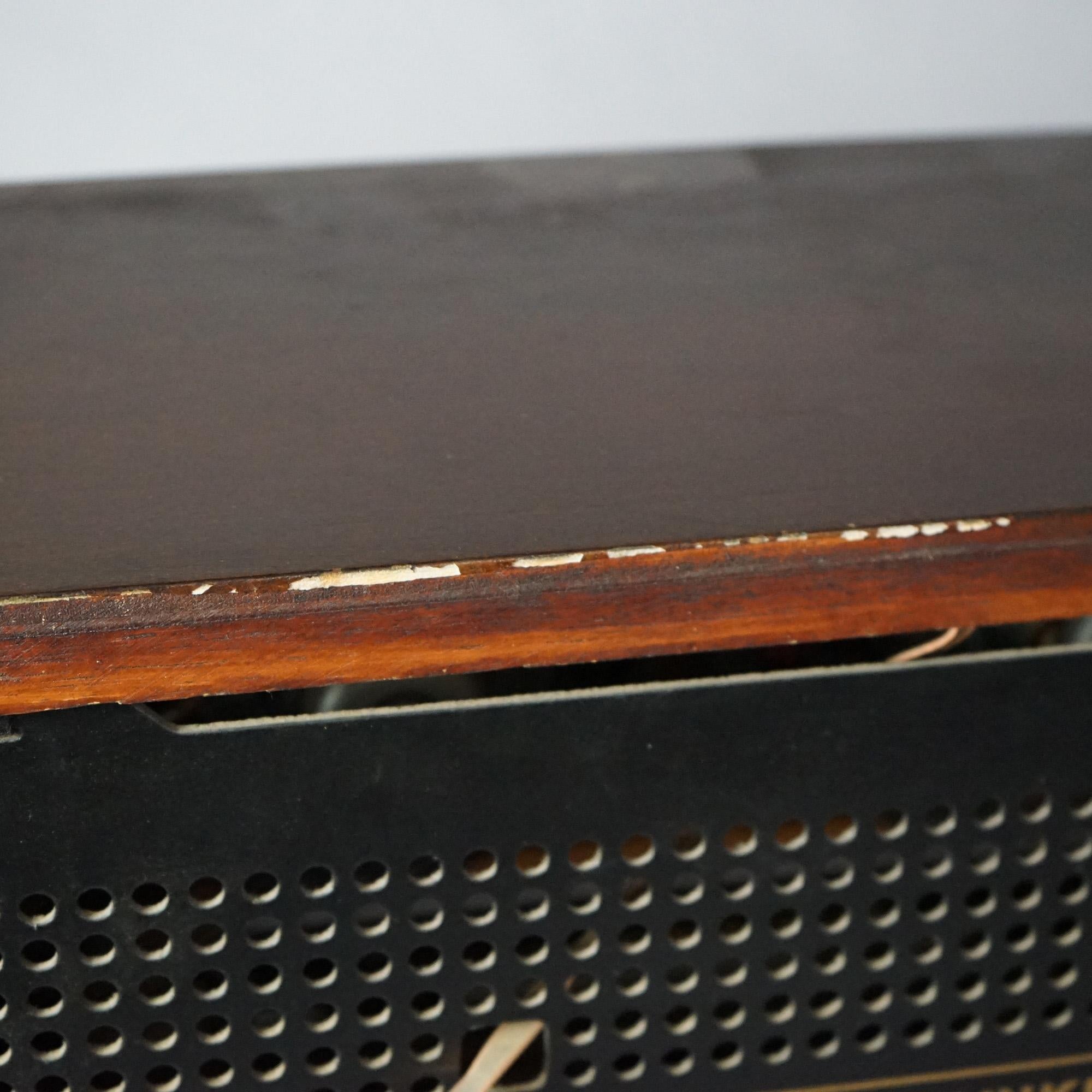 20th Century Vintage Western Germany Telefunken Superheterodyne Opus 7 Radio c1940
