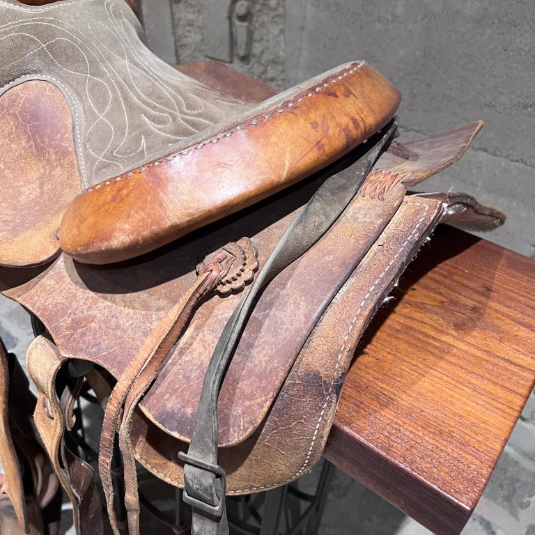 Selle Western En Cuir Vintage USA Circa 1912 – Pièce Historique Pour équitation Trail