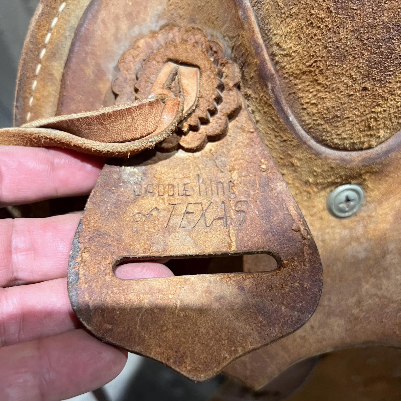 Western Tooled Leder-Pferd-Sattelan-Linie aus Texas, Vintage (20. Jahrhundert) im Angebot