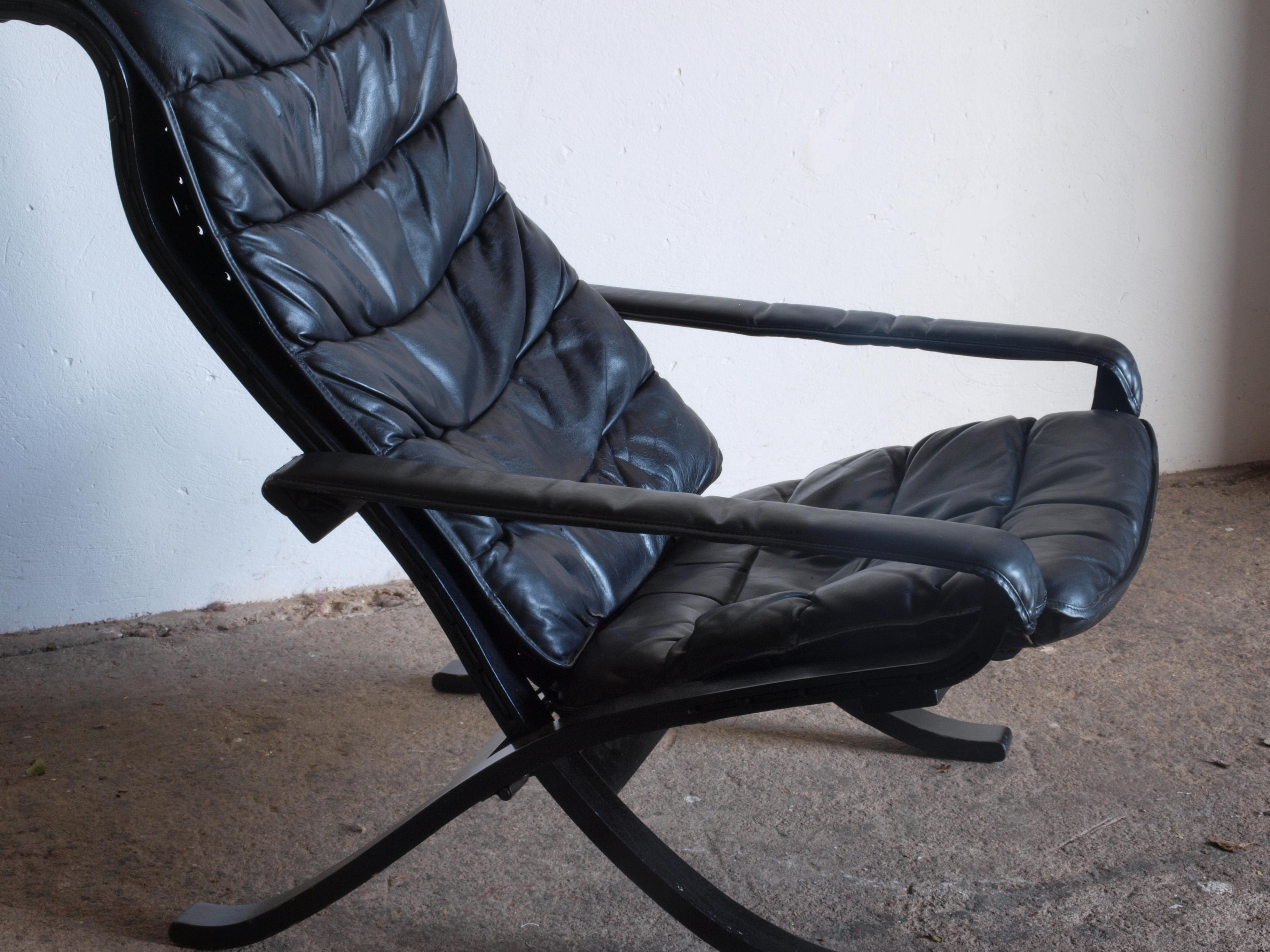 Enhance your interior with this iconic Westnofa Norway lounge chair called 