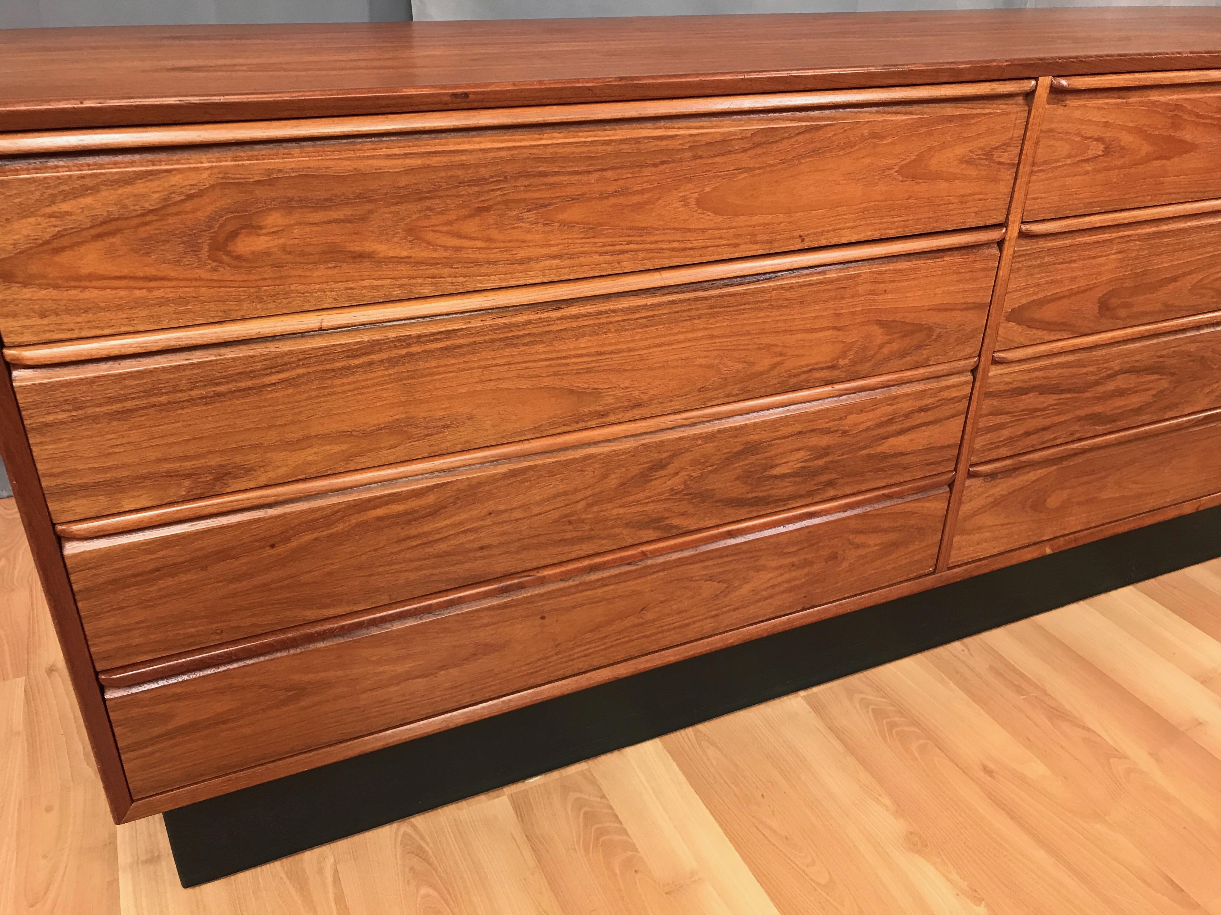 Vintage Westnofa Scandinavian Modern Teak Eight-Drawer Dresser In Good Condition In San Francisco, CA