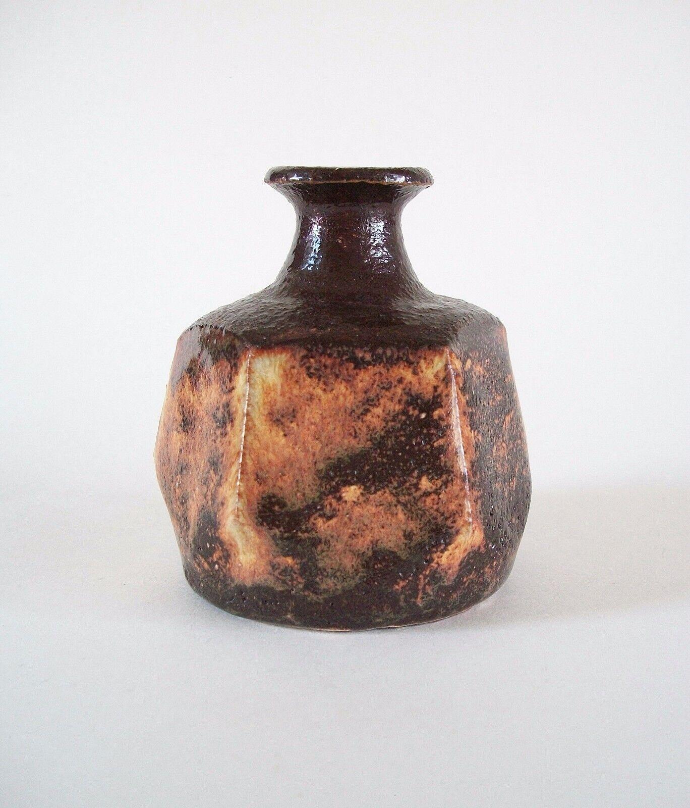 Canadian Vintage Wheel Thrown Studio Pottery Bud Vase, Initialed, Canada, Mid-20th C For Sale