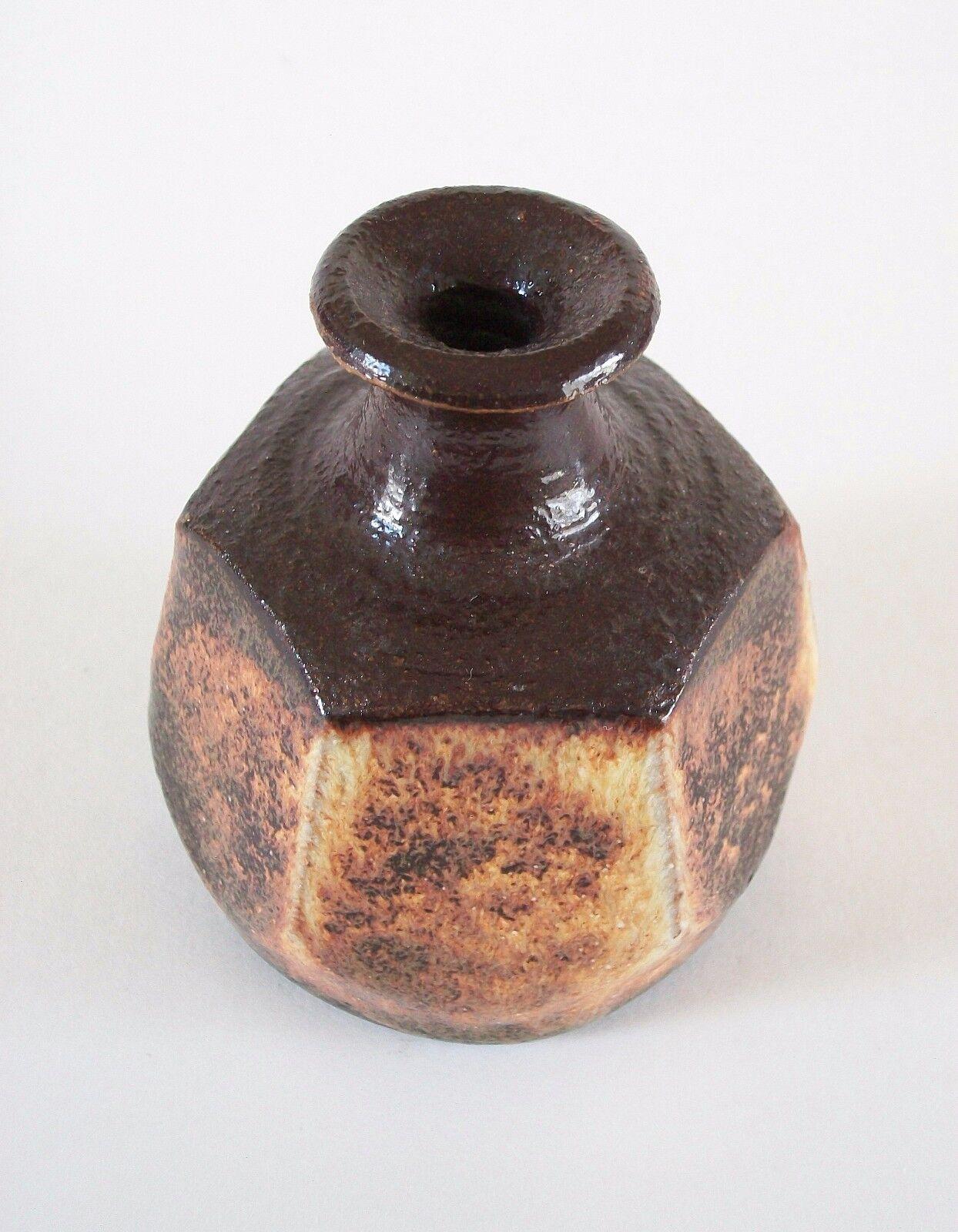 Vintage Wheel Thrown Studio Pottery Bud Vase, Initialed, Canada, Mid-20th C In Good Condition For Sale In Chatham, ON