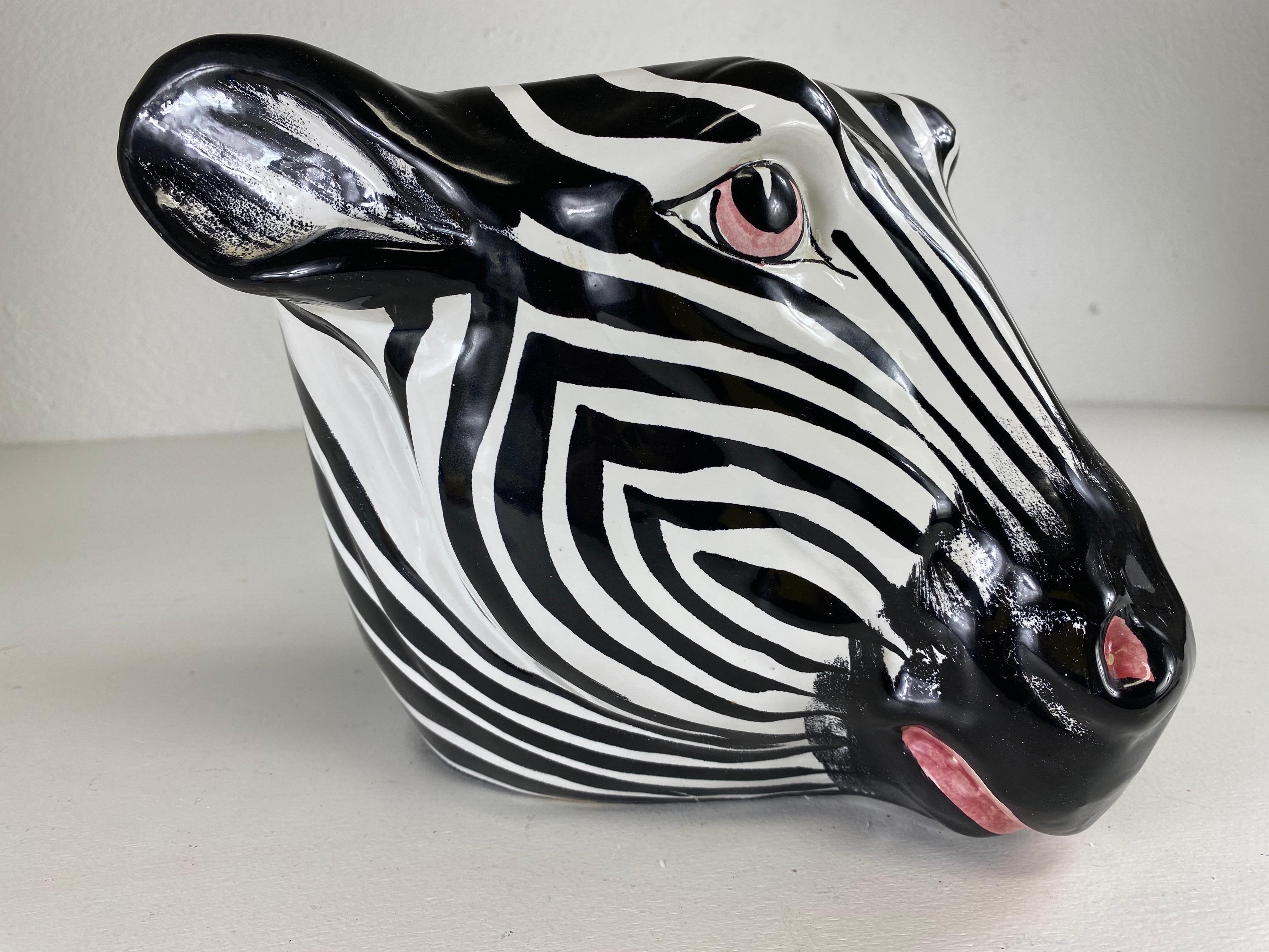 Fin du 20e siècle Vintage whimsical Italian pottery zebra bowl/planter en vente
