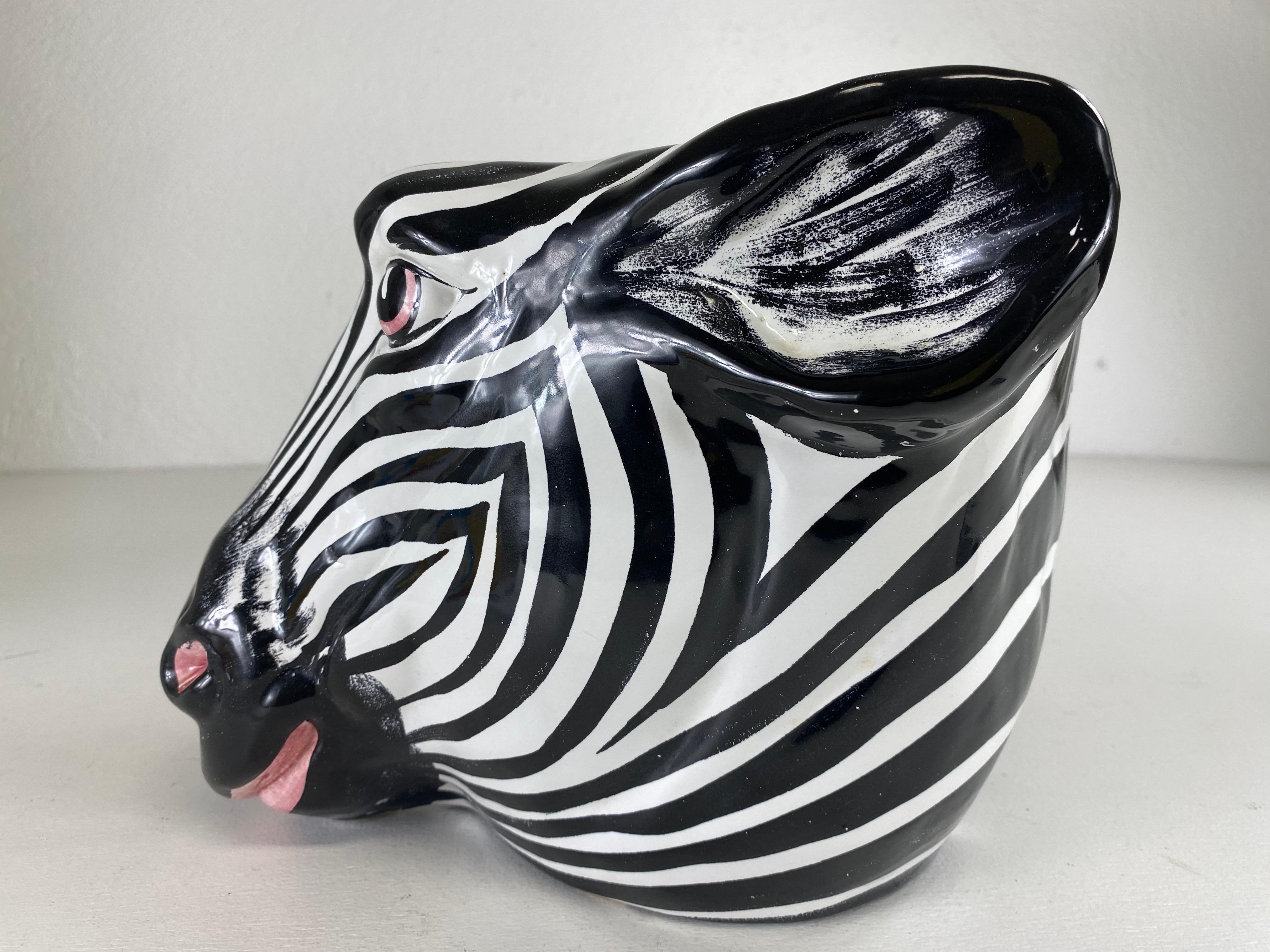 Poteries Vintage whimsical Italian pottery zebra bowl/planter en vente