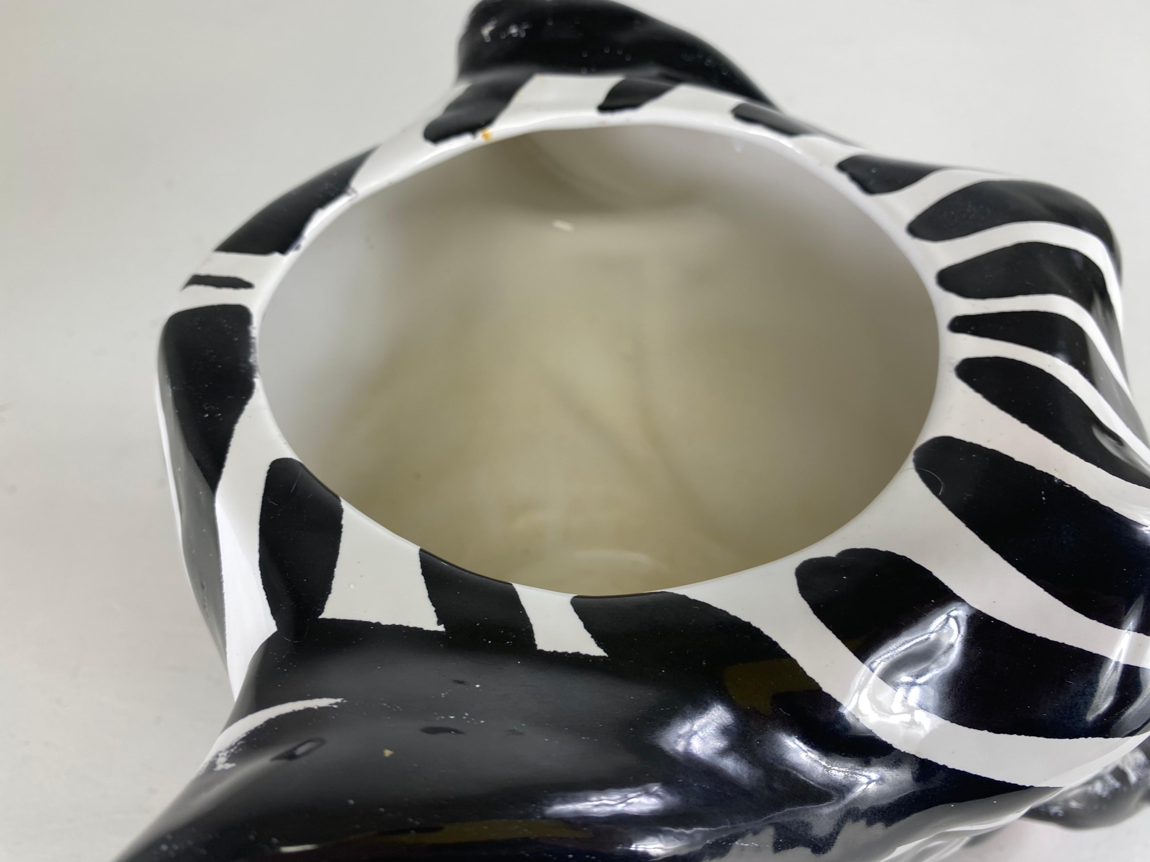 Vintage whimsical Italian pottery zebra bowl/planter en vente 1