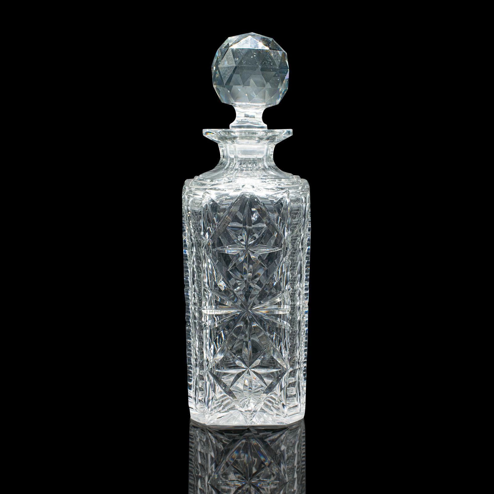 Vintage Whisky Dekanter, Englisch geschliffenes Glas, Bourbon, Scotch, Karaffe, Mitte des Jahrhunderts im Zustand „Gut“ im Angebot in Hele, Devon, GB