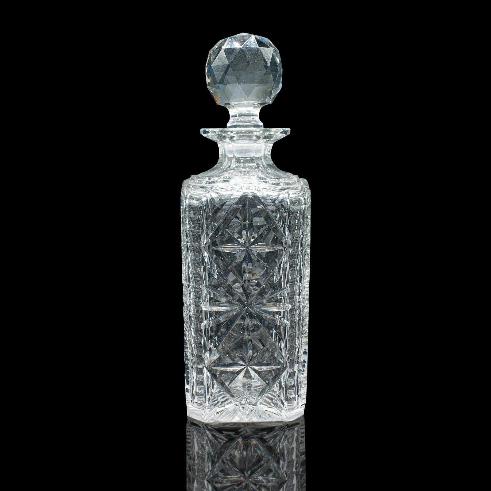 Vintage Whisky Dekanter, Englisch geschliffenes Glas, Bourbon, Scotch, Karaffe, Mitte des Jahrhunderts (Mitte des 20. Jahrhunderts) im Angebot