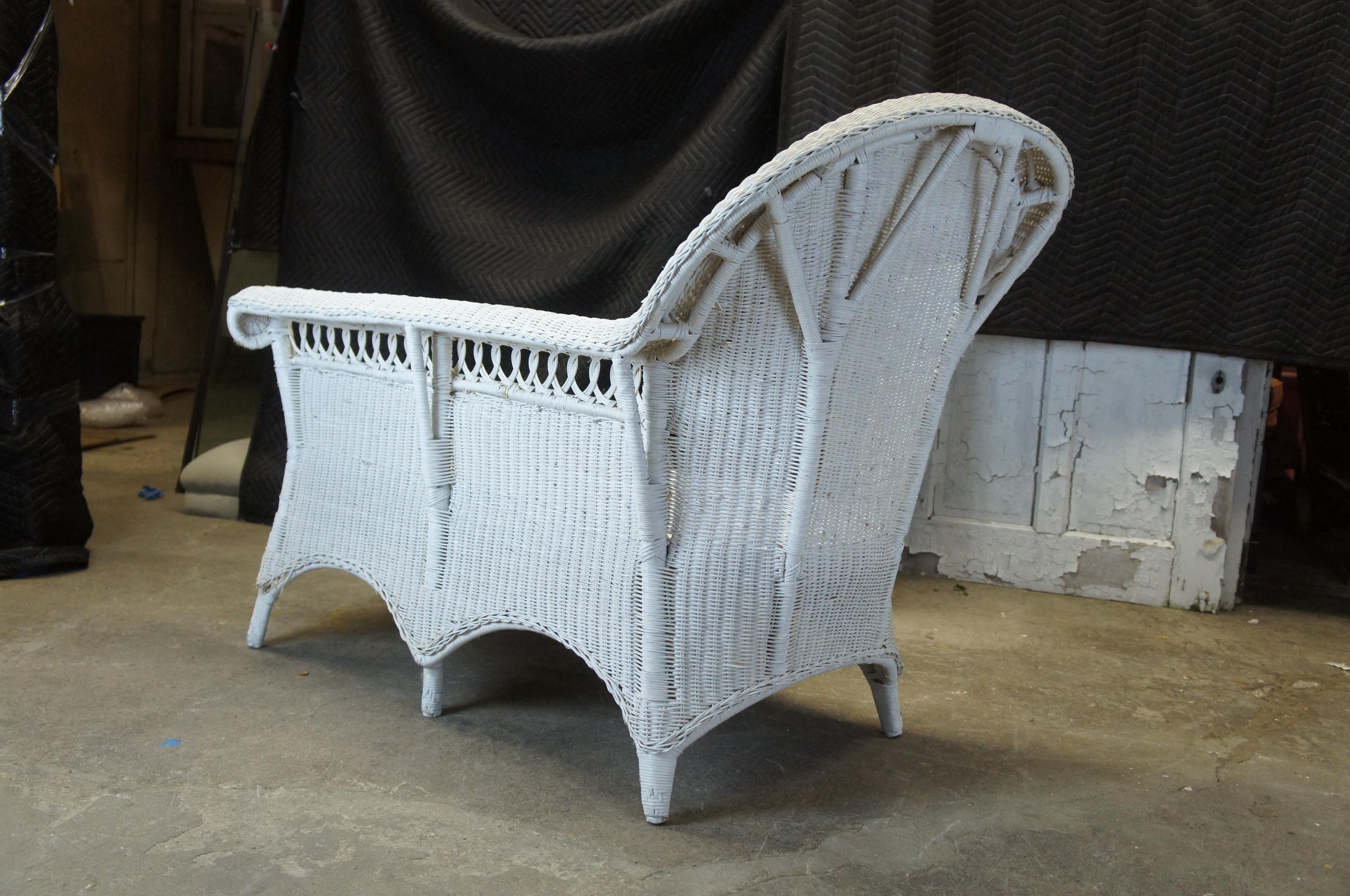 Vintage White American Wicker Rattan Chaise Lounge Chair Rolled Arm Boho Chic 2