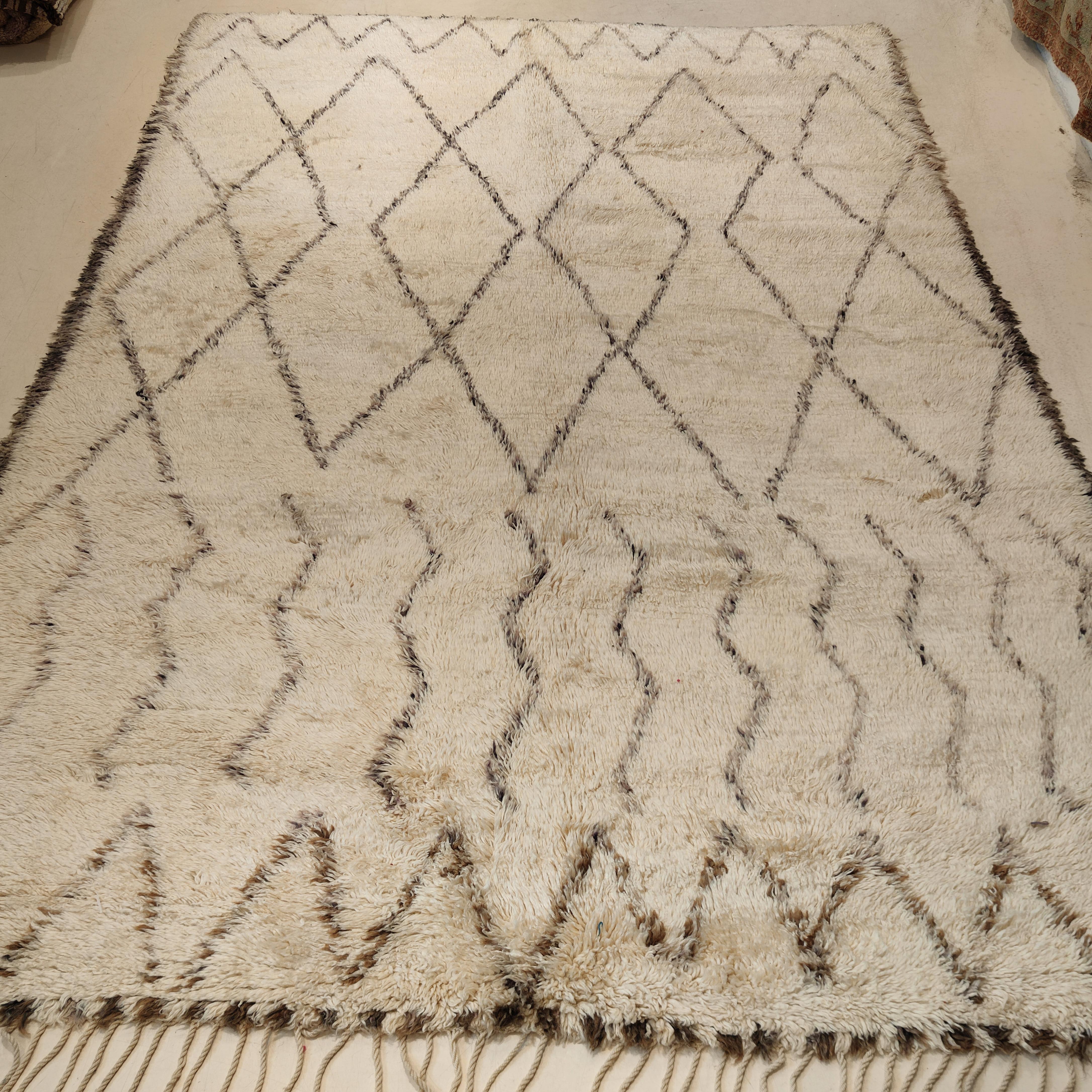 Hand-Knotted Vintage White and Black Beni Ouarain Berber Moroccan Rug For Sale