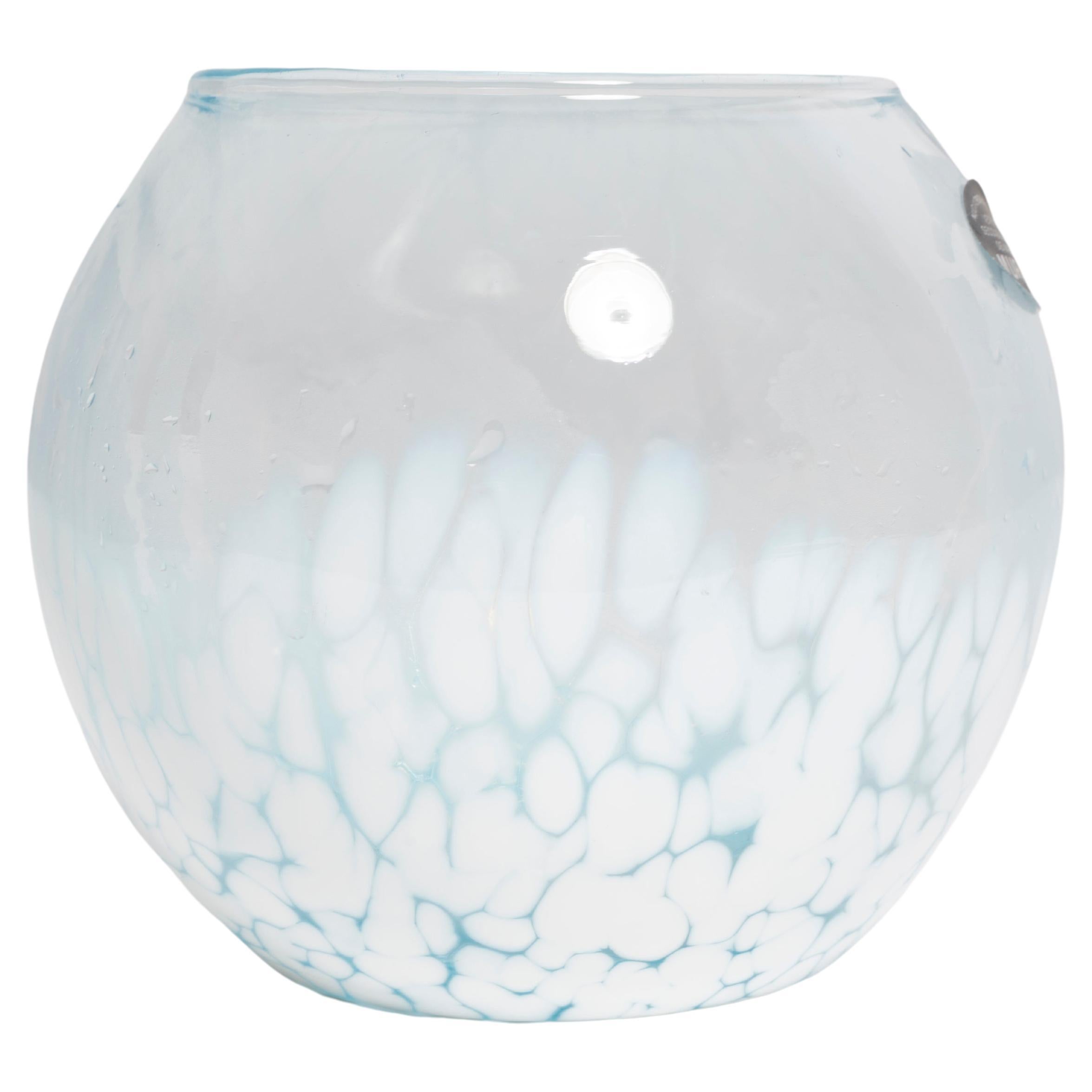 Mini vase décoratif en verre de Murano blanc et bleu vintage, Italie, années 1960 en vente