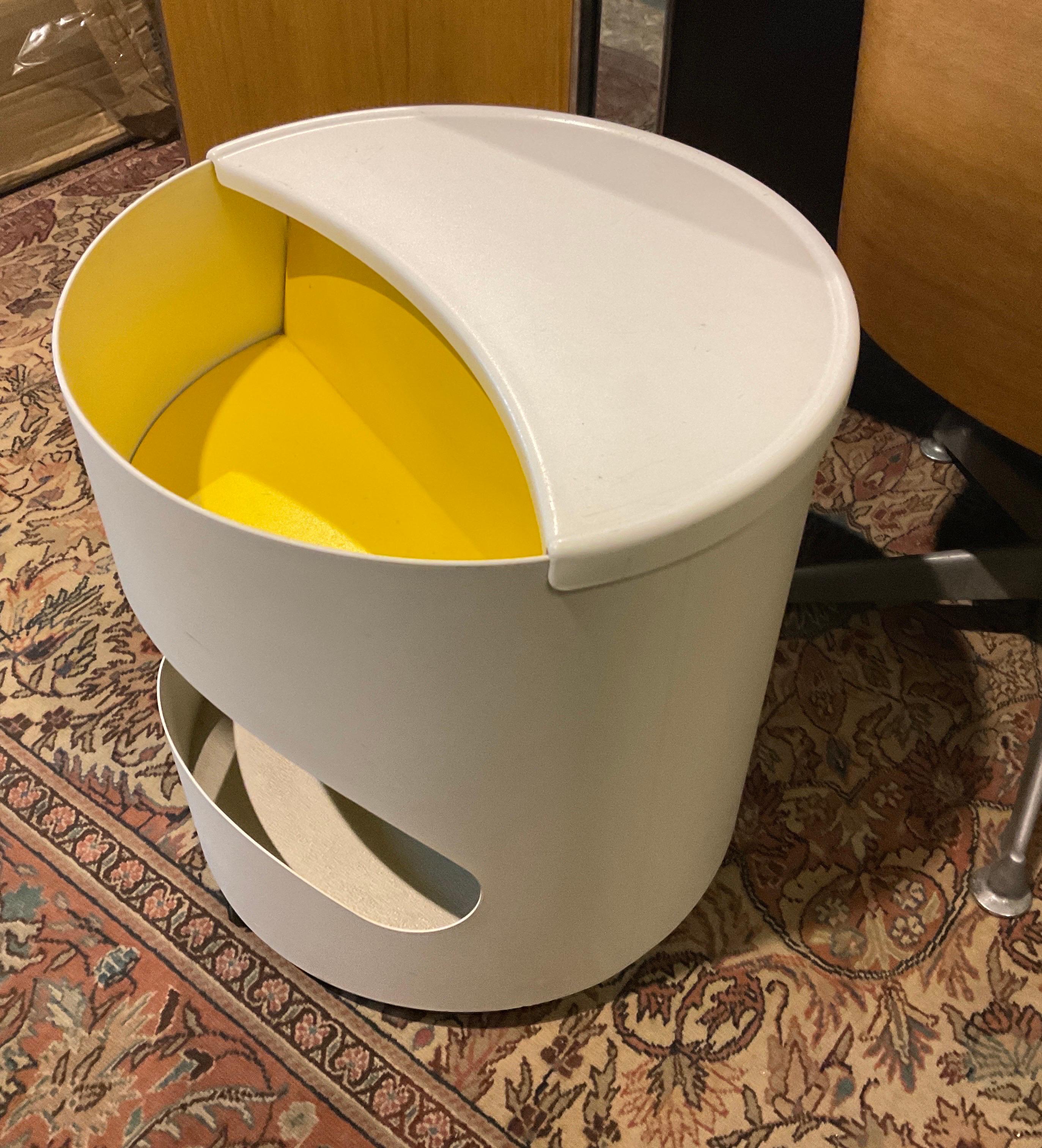 Italian Vintage White and white Robo side table by Joe Colombo for Elco 1970s