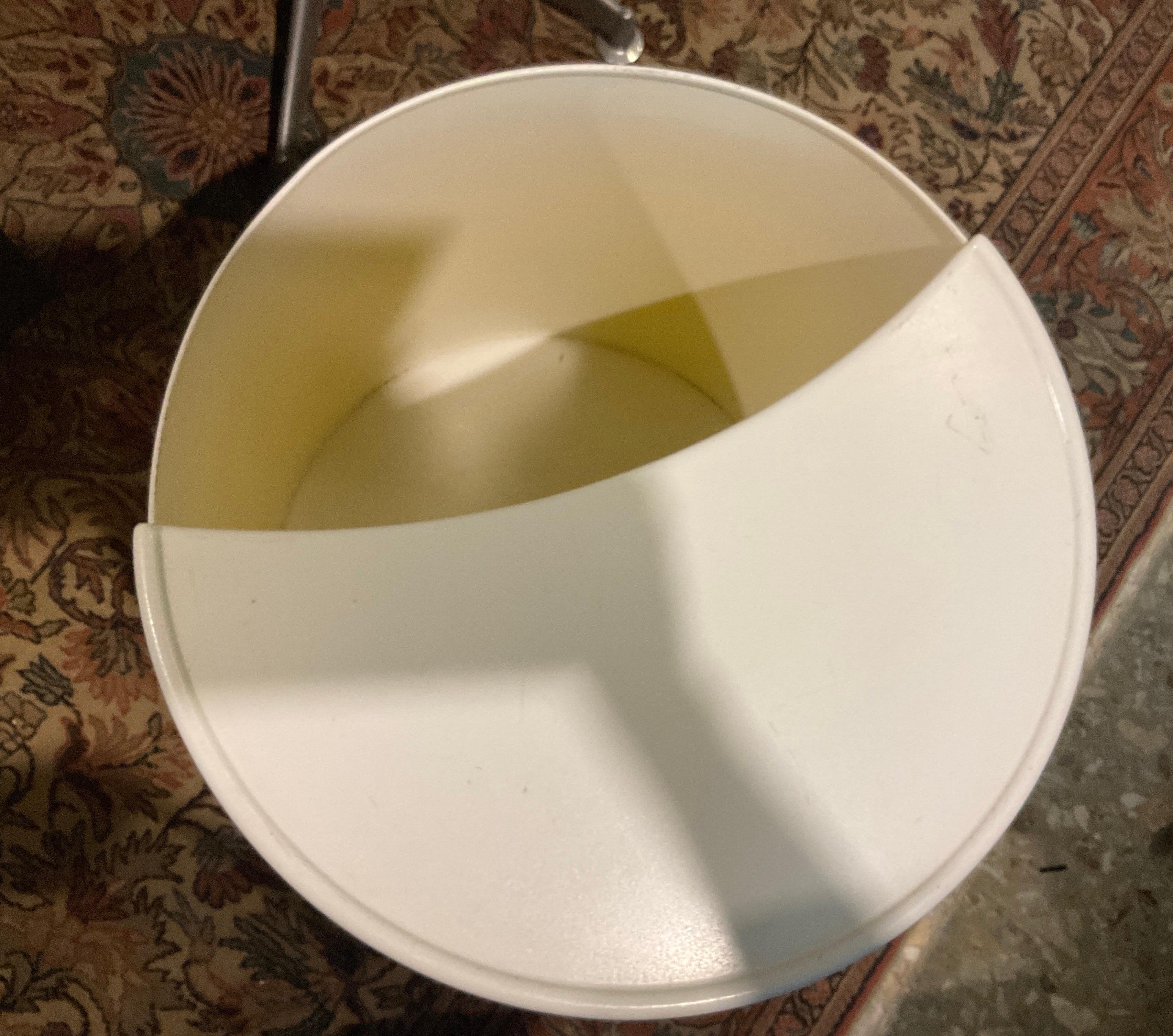 Vintage White and white Robo side table by Joe Colombo for Elco 1970s 1