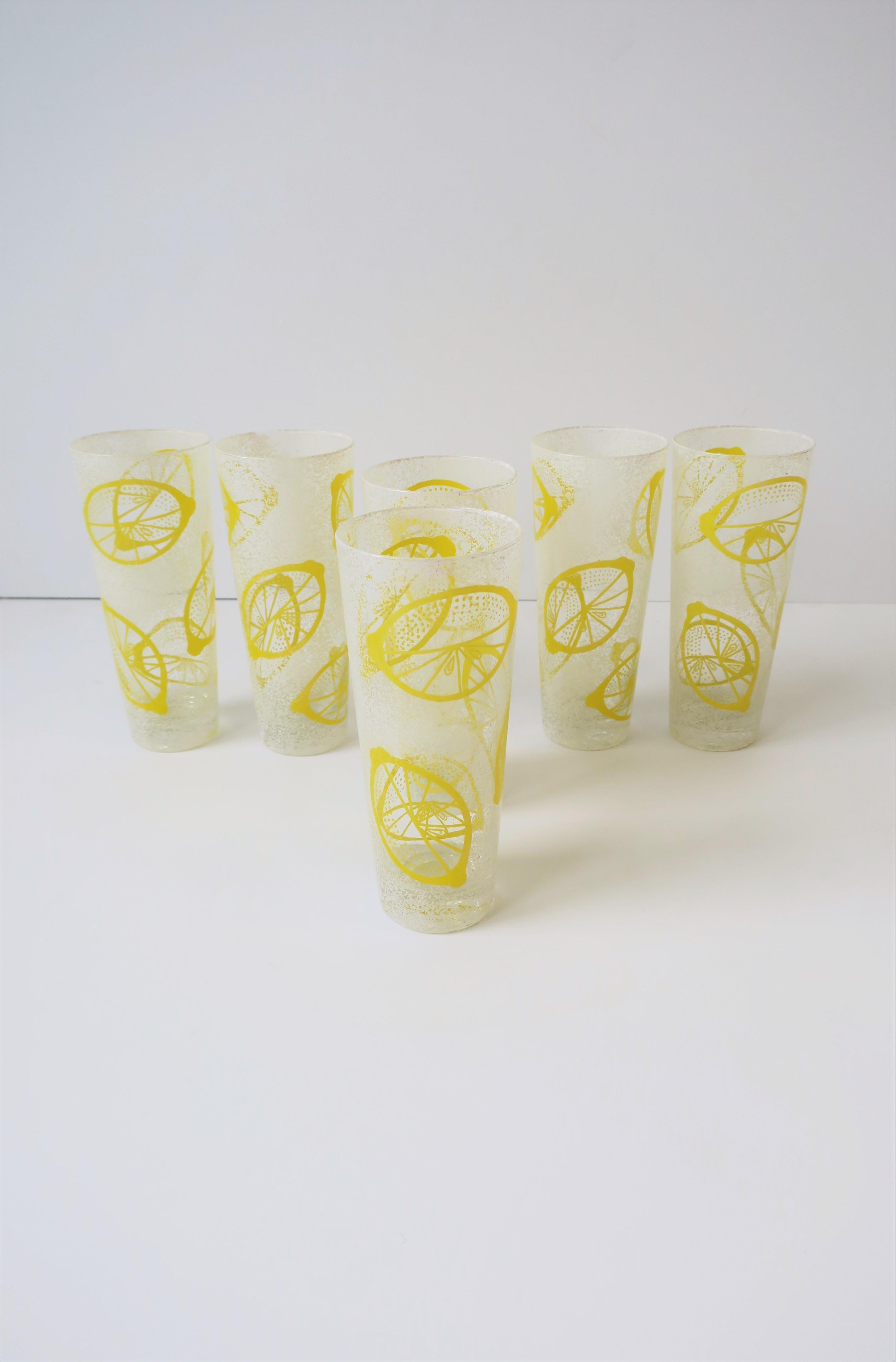 Lemon Fruit Highball Cocktail Rocks' Glasses Yellow and White Design, Set of 6 In Good Condition For Sale In New York, NY