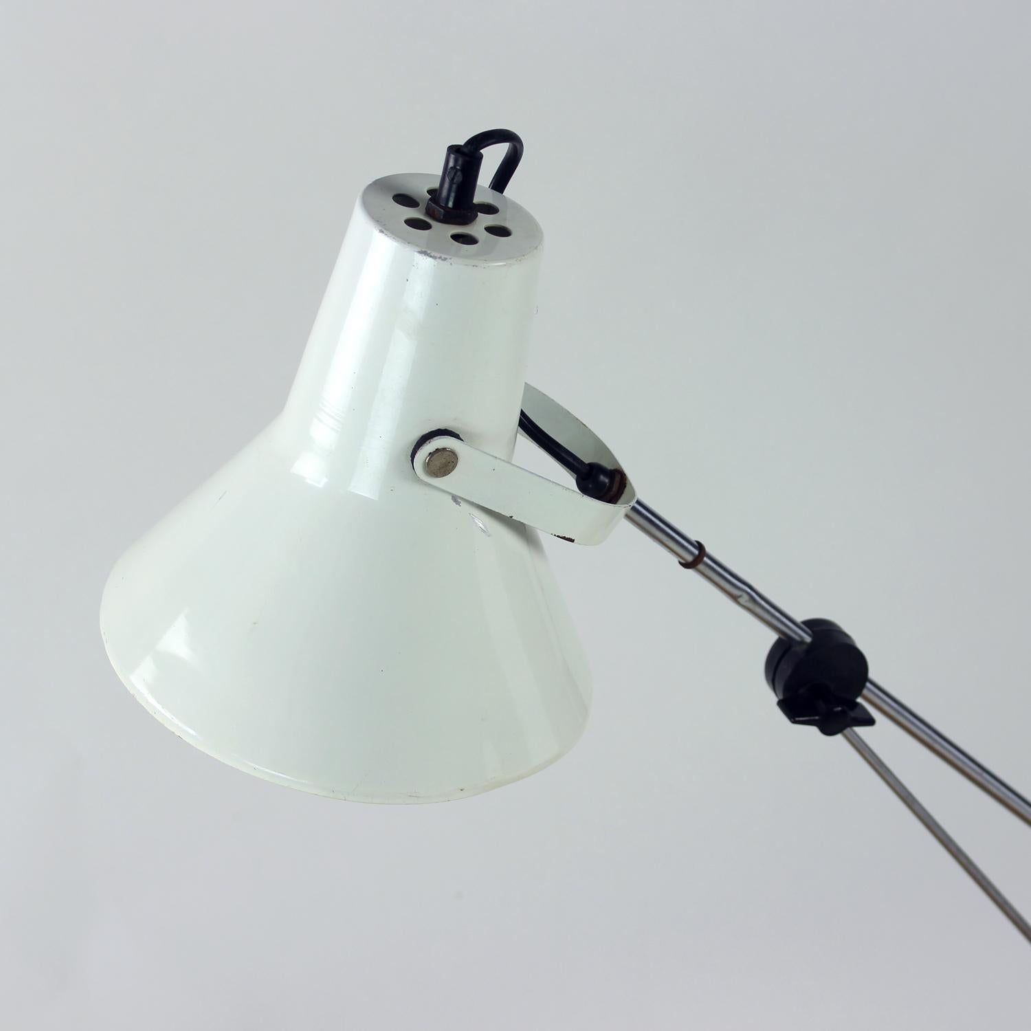 Lampe de bureau d'architecte vintage blanche avec système à vis Wechselstrom, Allemagne en vente 4