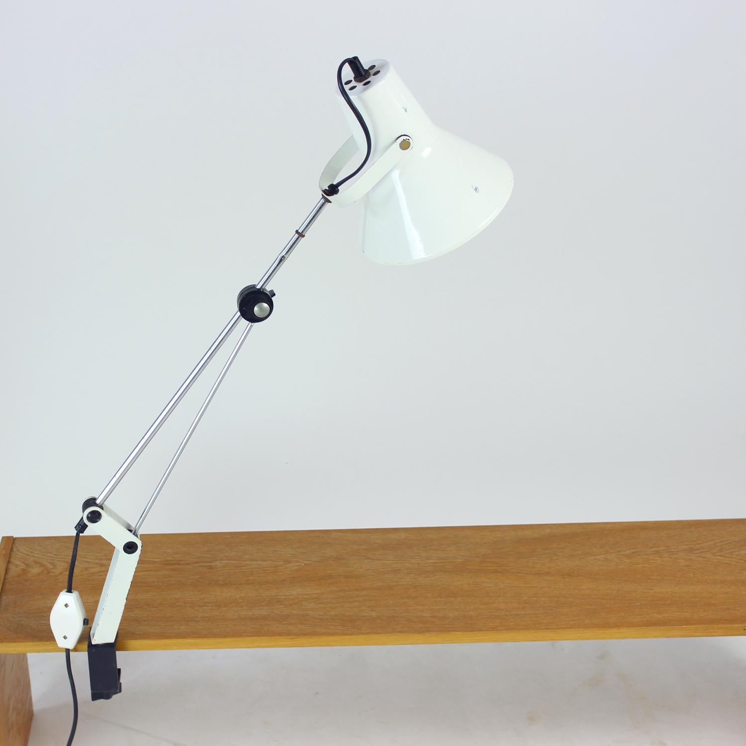 Lampe de bureau d'architecte vintage blanche avec système à vis Wechselstrom, Allemagne Bon état - En vente à Zohor, SK