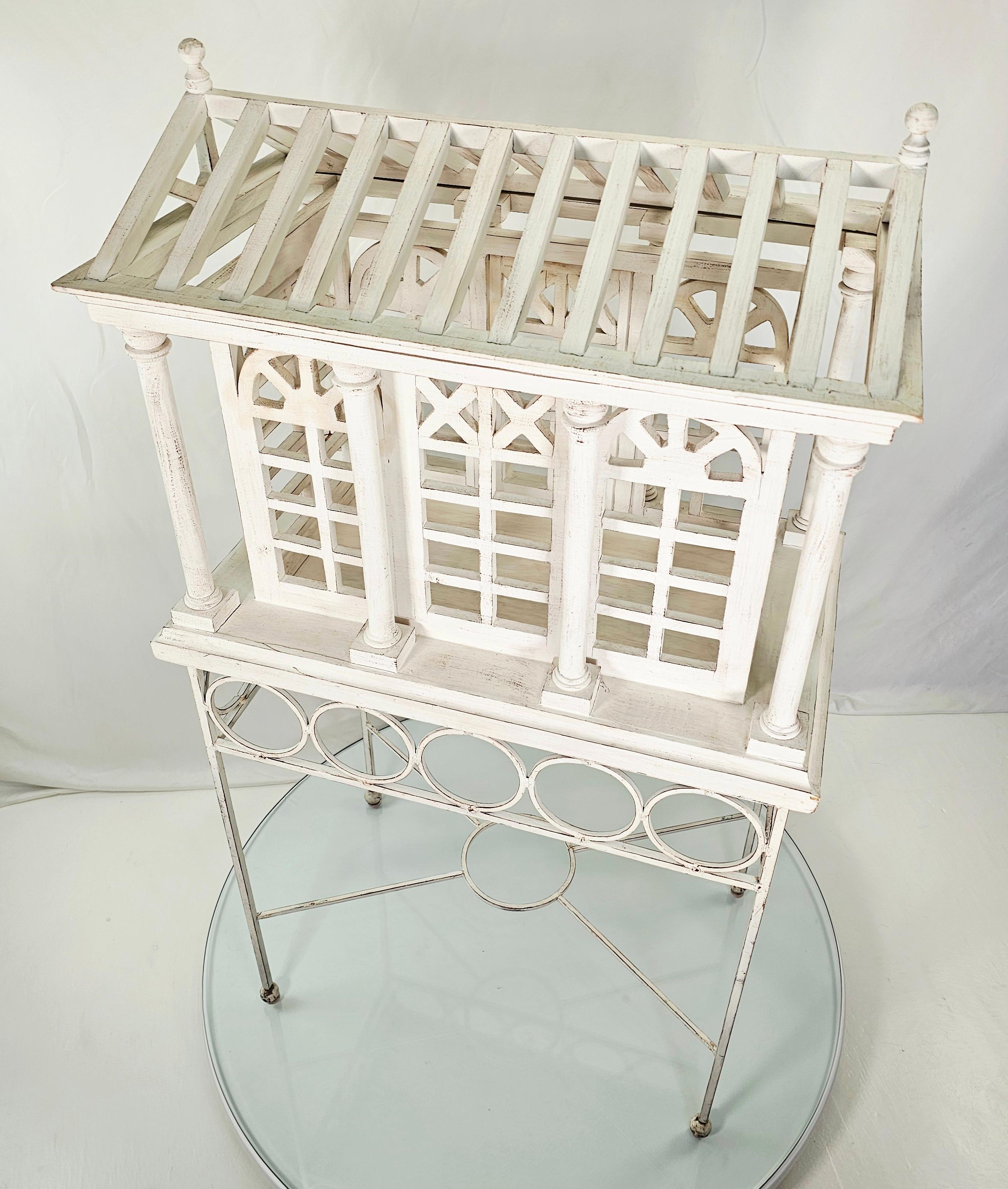 Terrario/jaula arquitectónico blanco vintage en venta 2