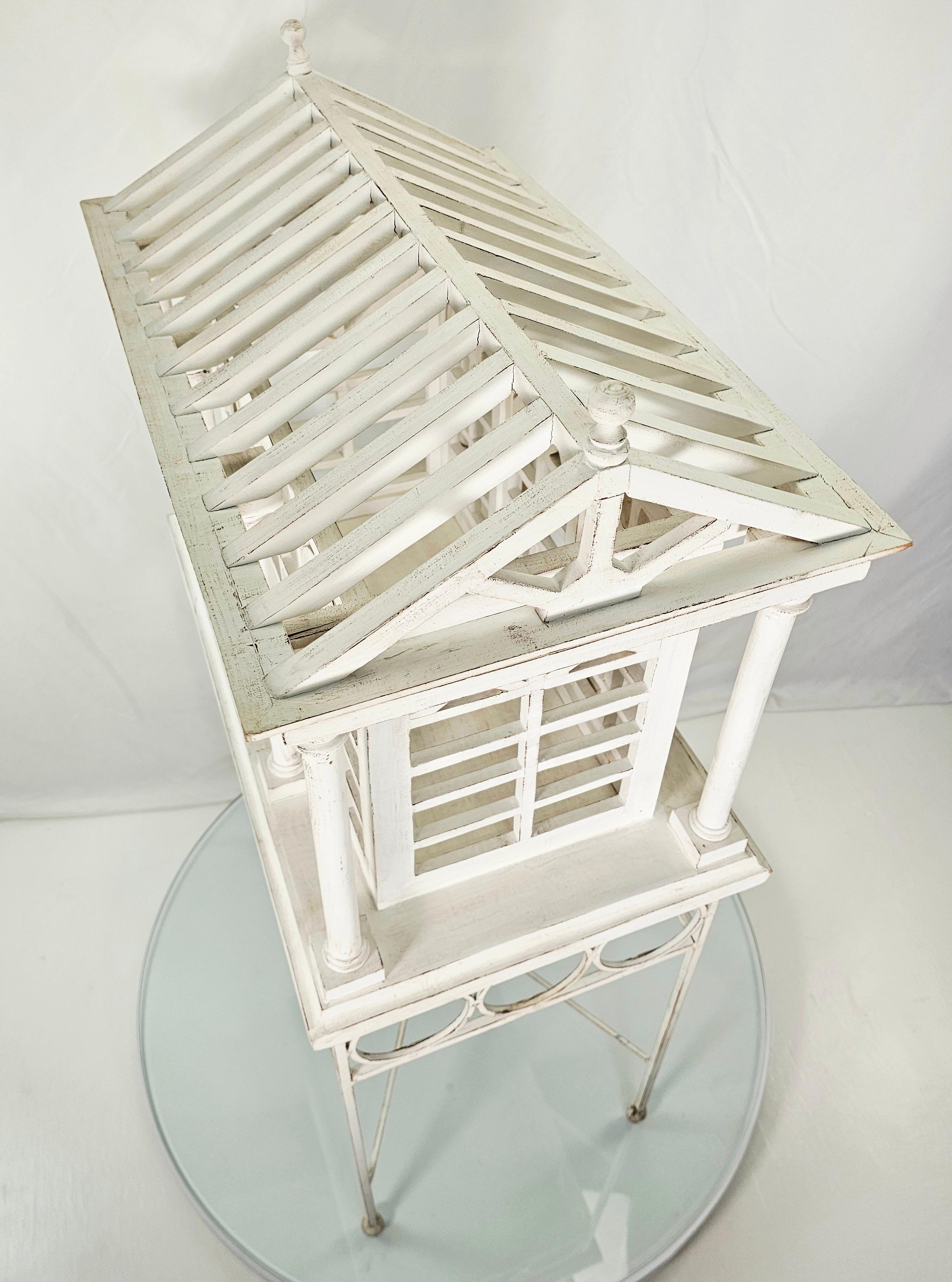 Terrario/jaula arquitectónico blanco vintage en venta 4