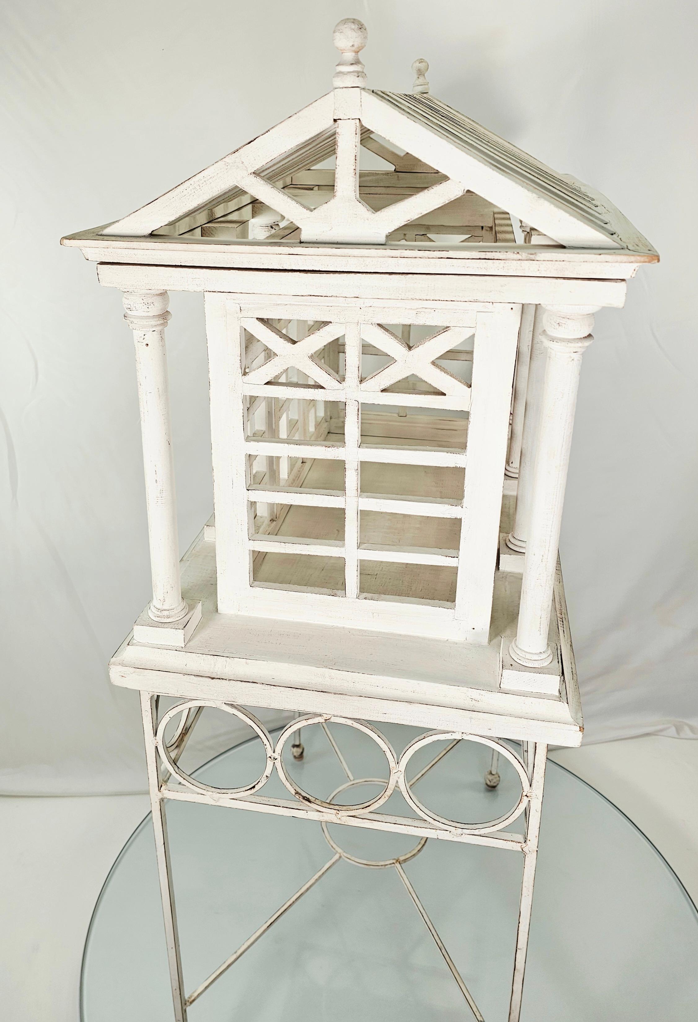 Terrario/jaula arquitectónico blanco vintage en venta 5