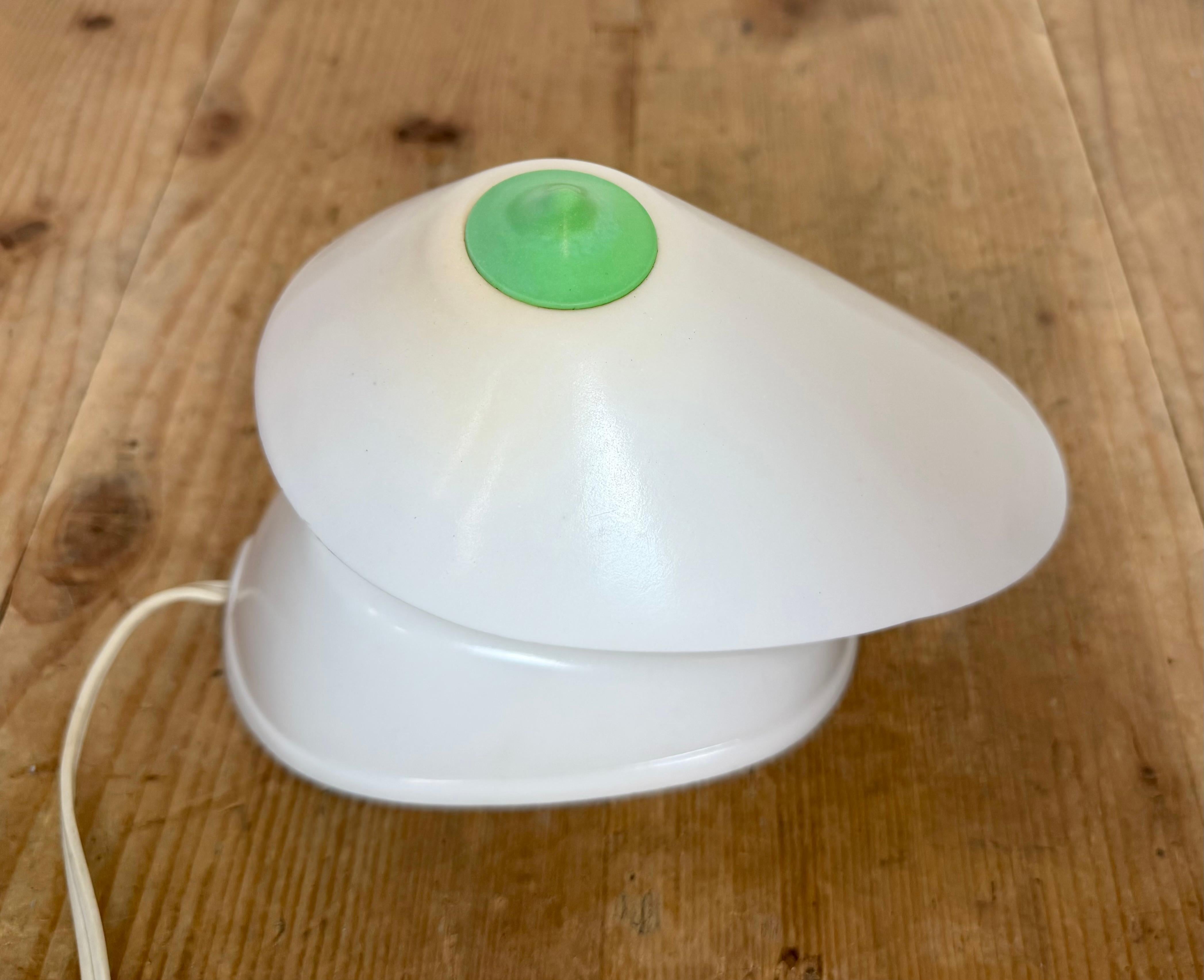 Lampe de table vintage en bakélite blanche d'Elektrosvit, années 1950 en vente 7