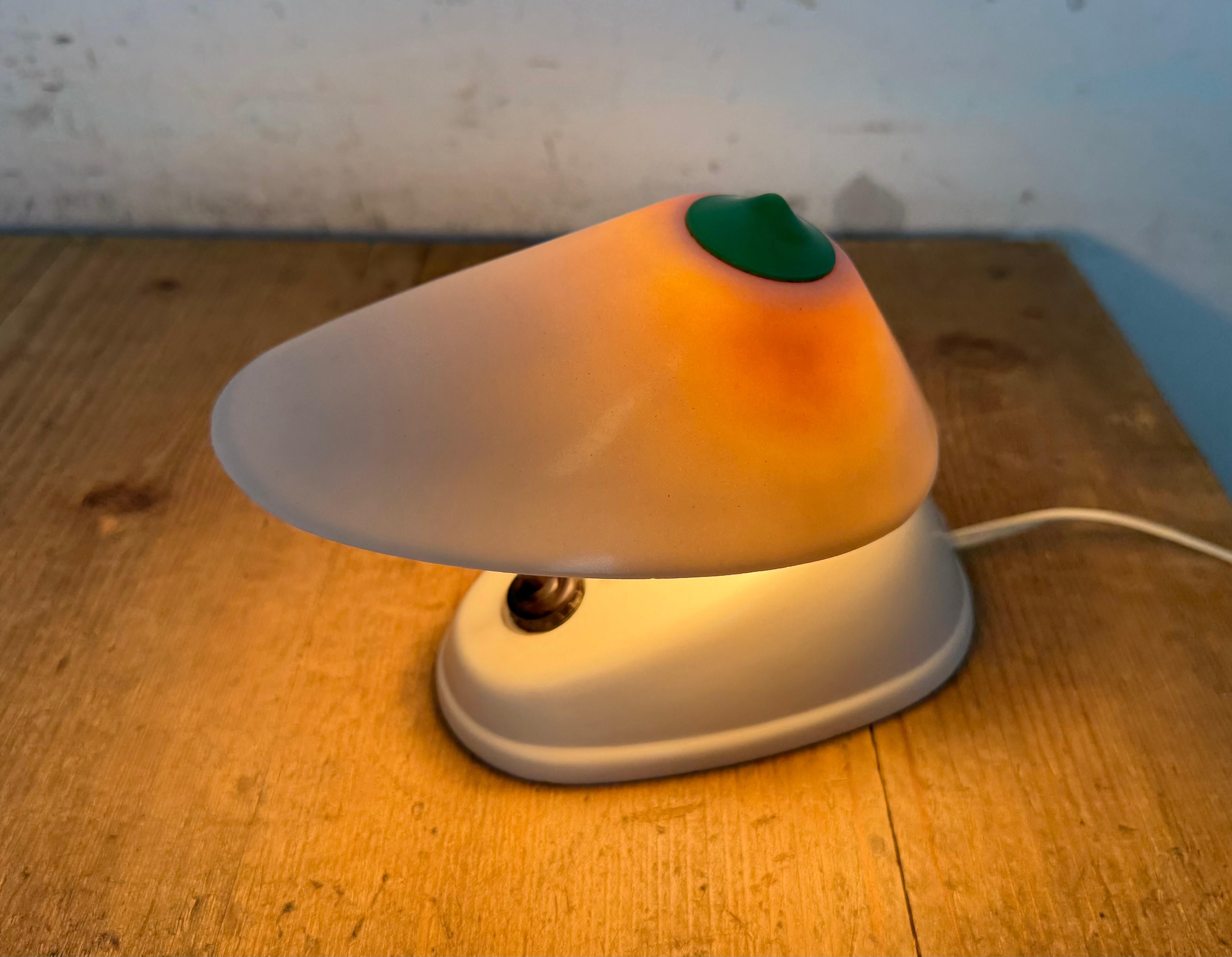 Lampe de table vintage en bakélite blanche d'Elektrosvit, années 1950 en vente 9
