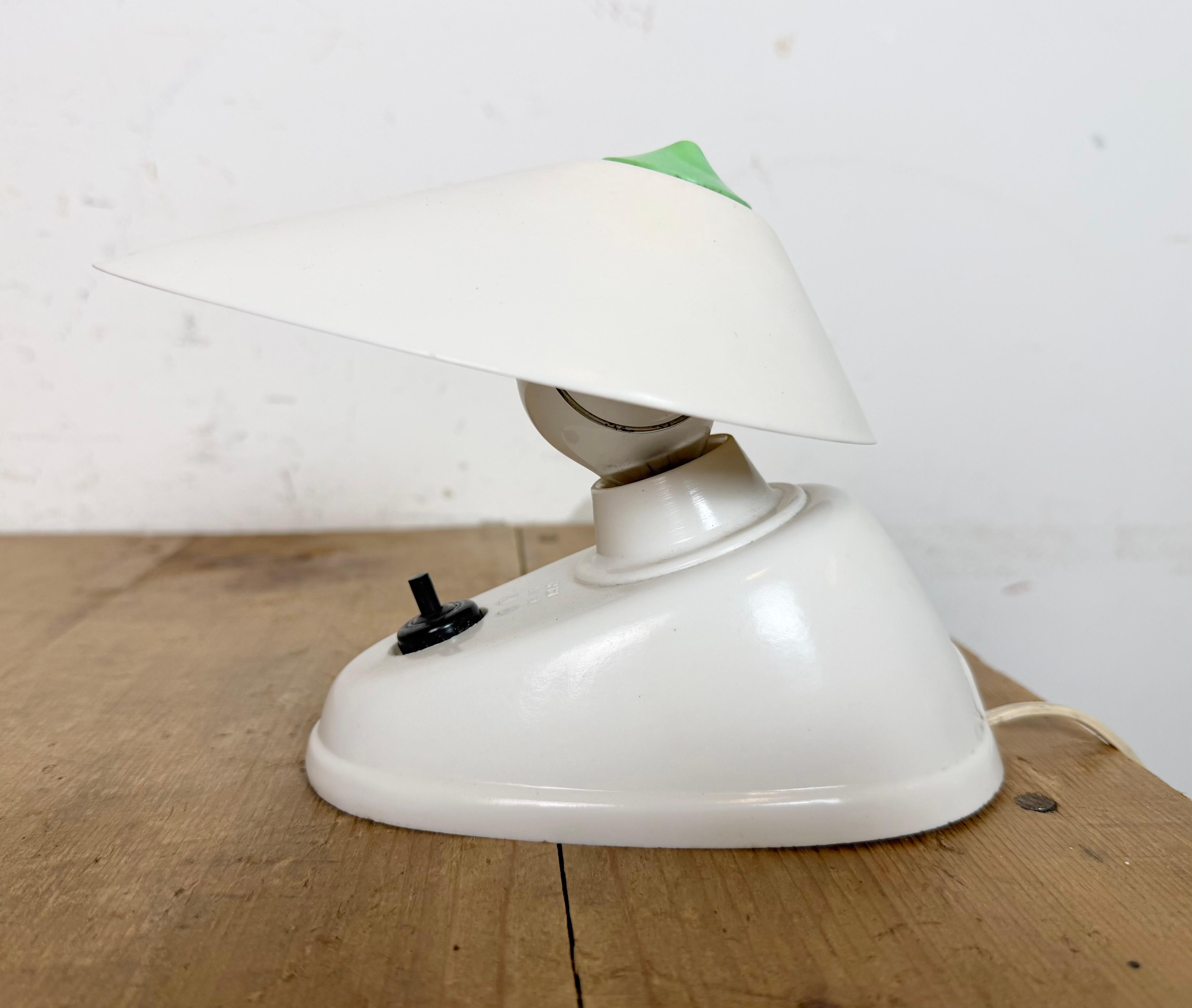 Lampe de table vintage en bakélite blanche d'Elektrosvit, années 1950 en vente 2