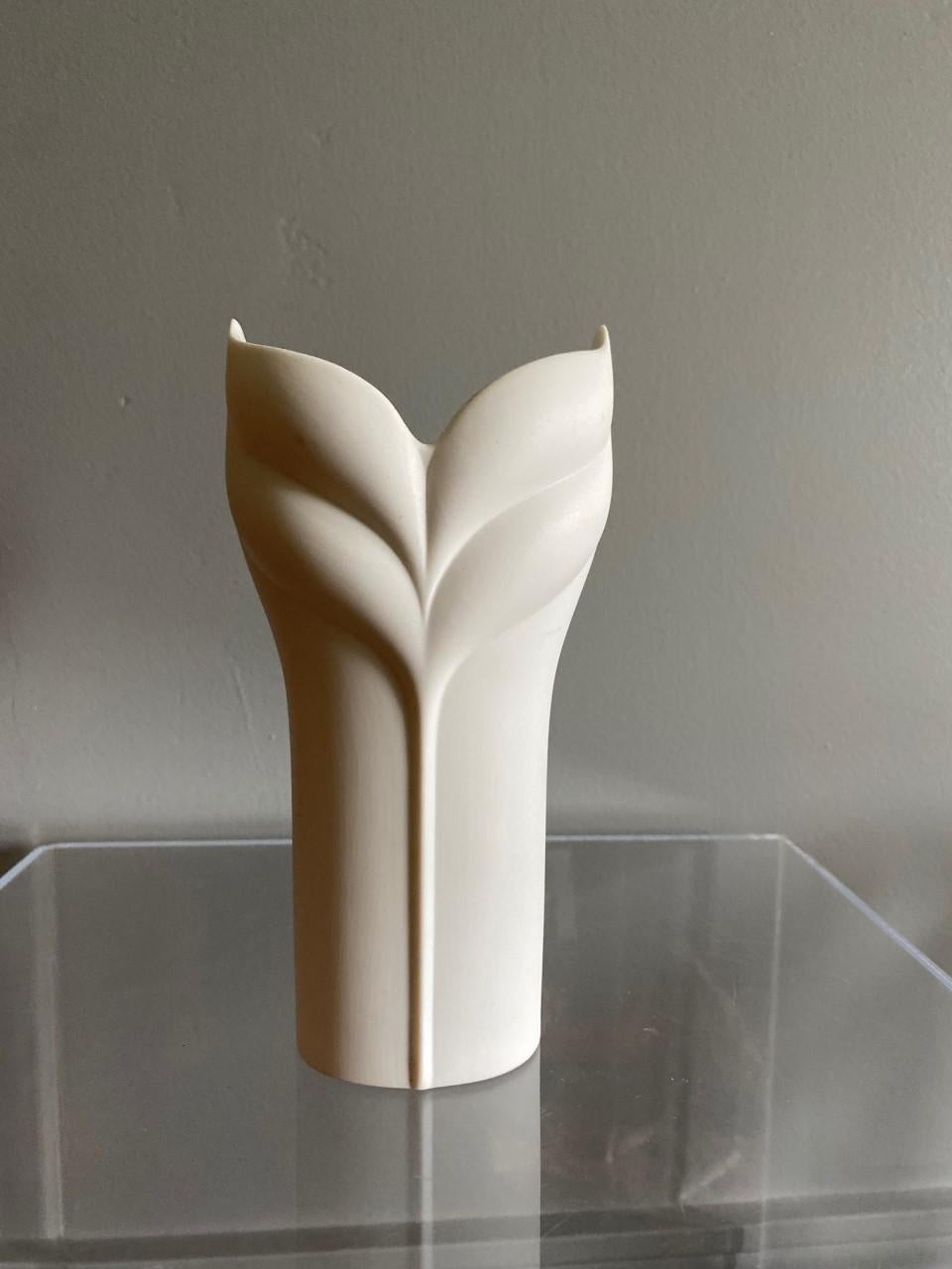 Mid-Century Modern Vase bisque Op Art vintage blanc par Uta Feyl pour Rosenthal en vente