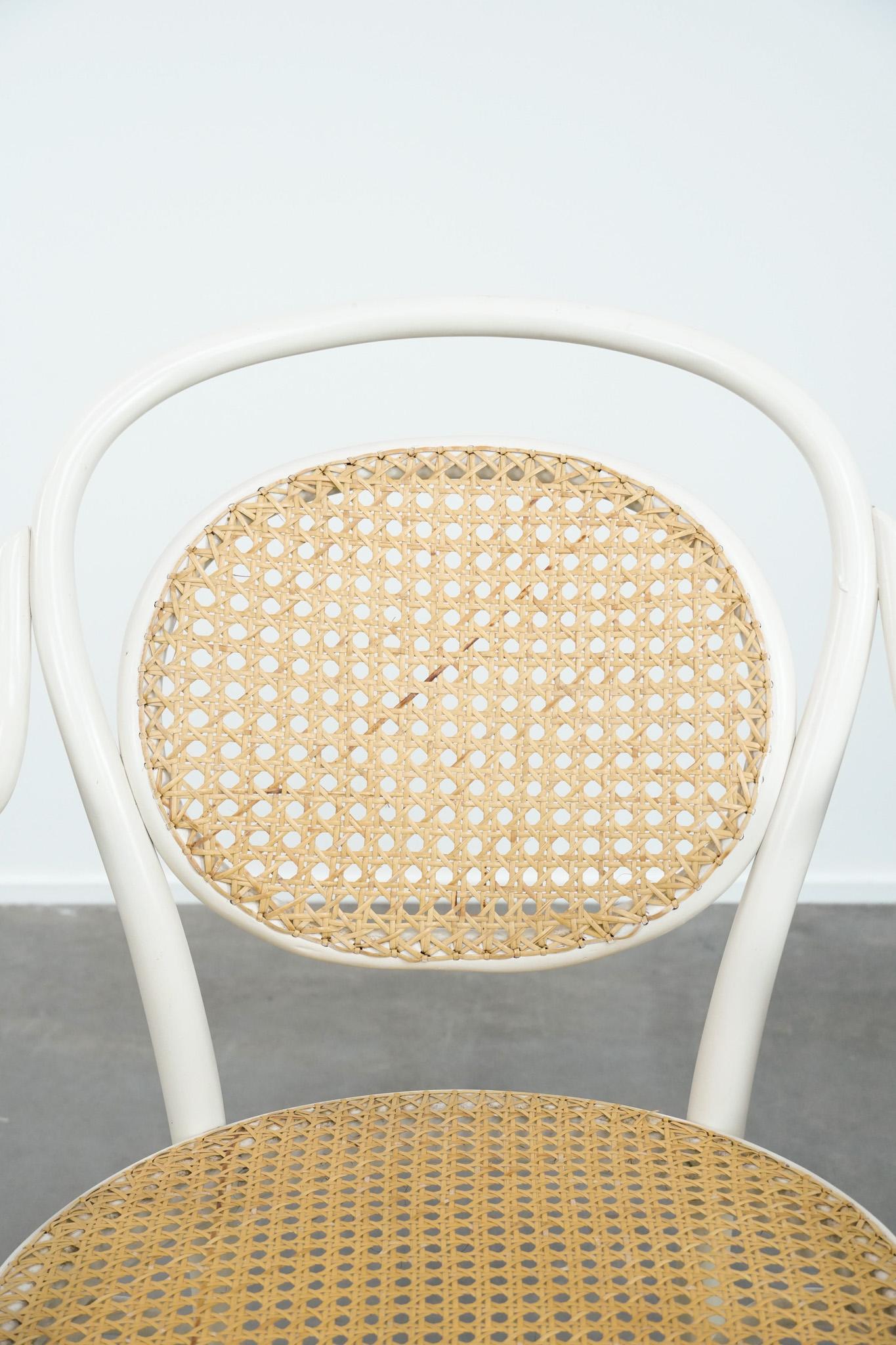 Vintage white bistro chair with armrests in Thonet style im Angebot 3