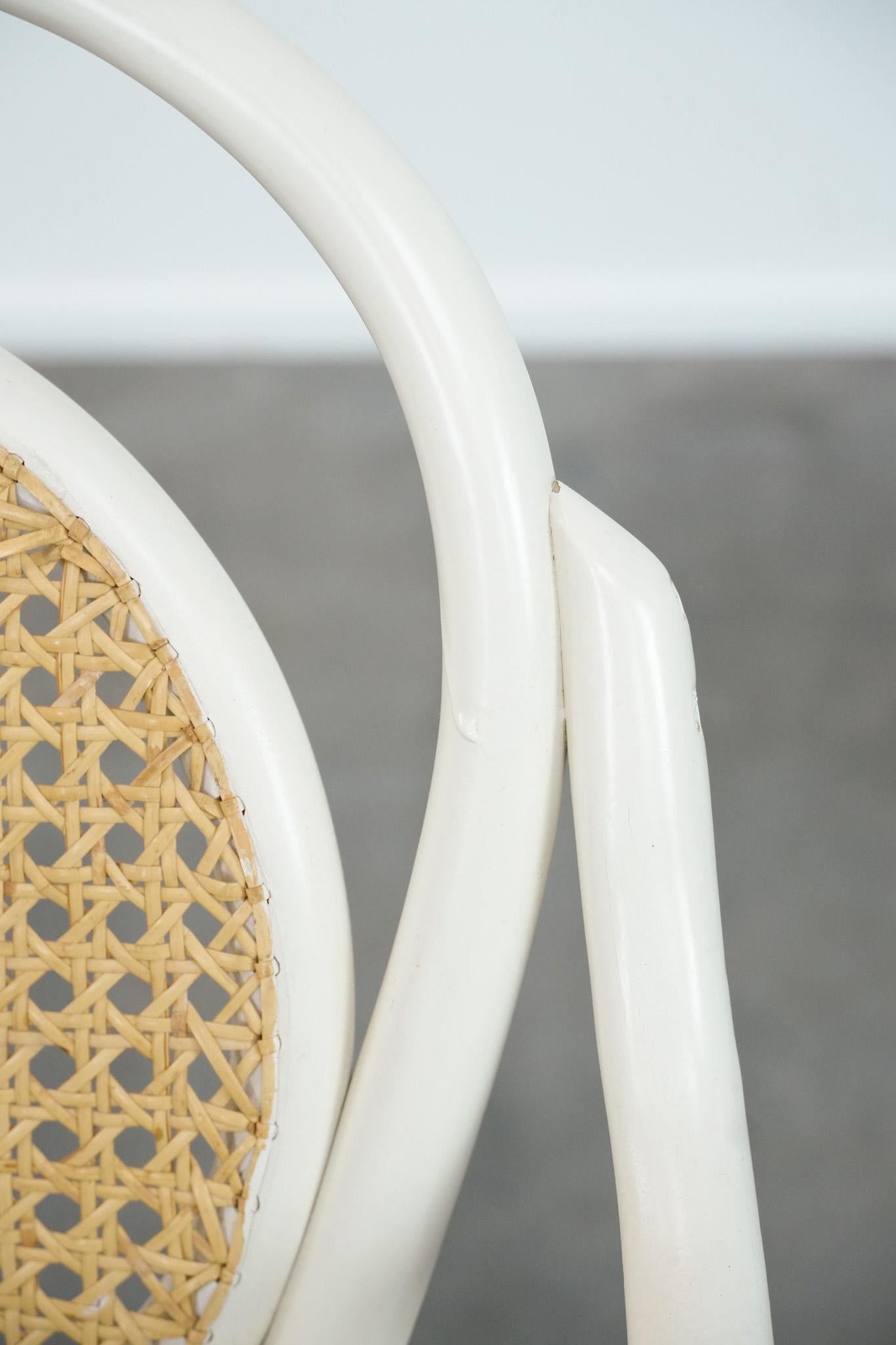 Vintage white bistro chair with armrests in Thonet style im Angebot 7