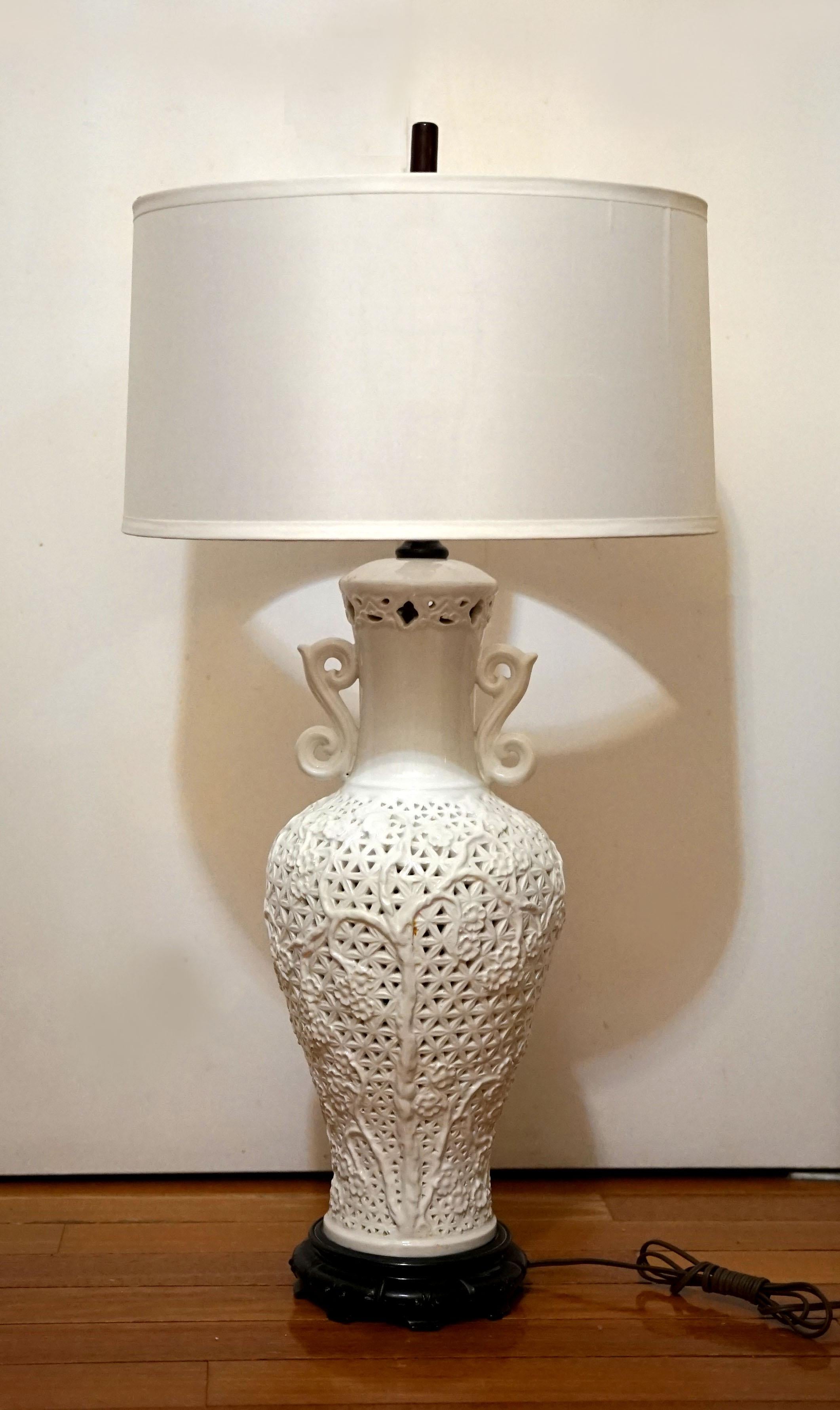 Vintage White Blanc de Chine Baluster form Pierced Table Lamp and Shade For Sale 7
