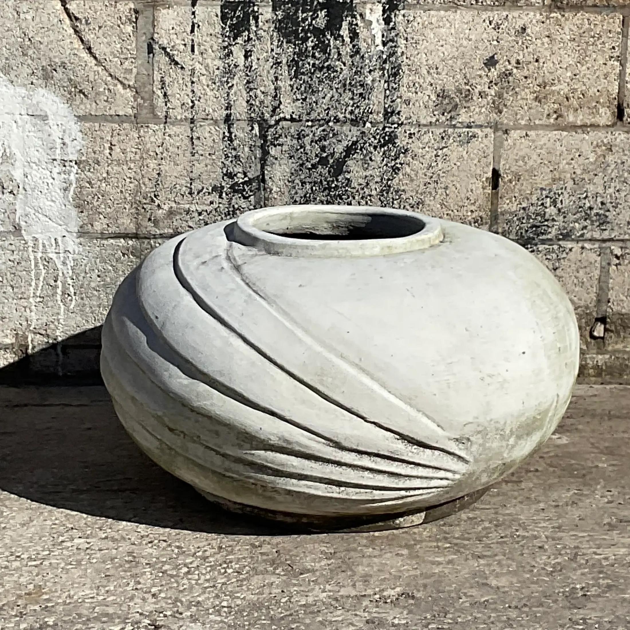 Vintage White Cement Planter With Ridges In Good Condition For Sale In west palm beach, FL