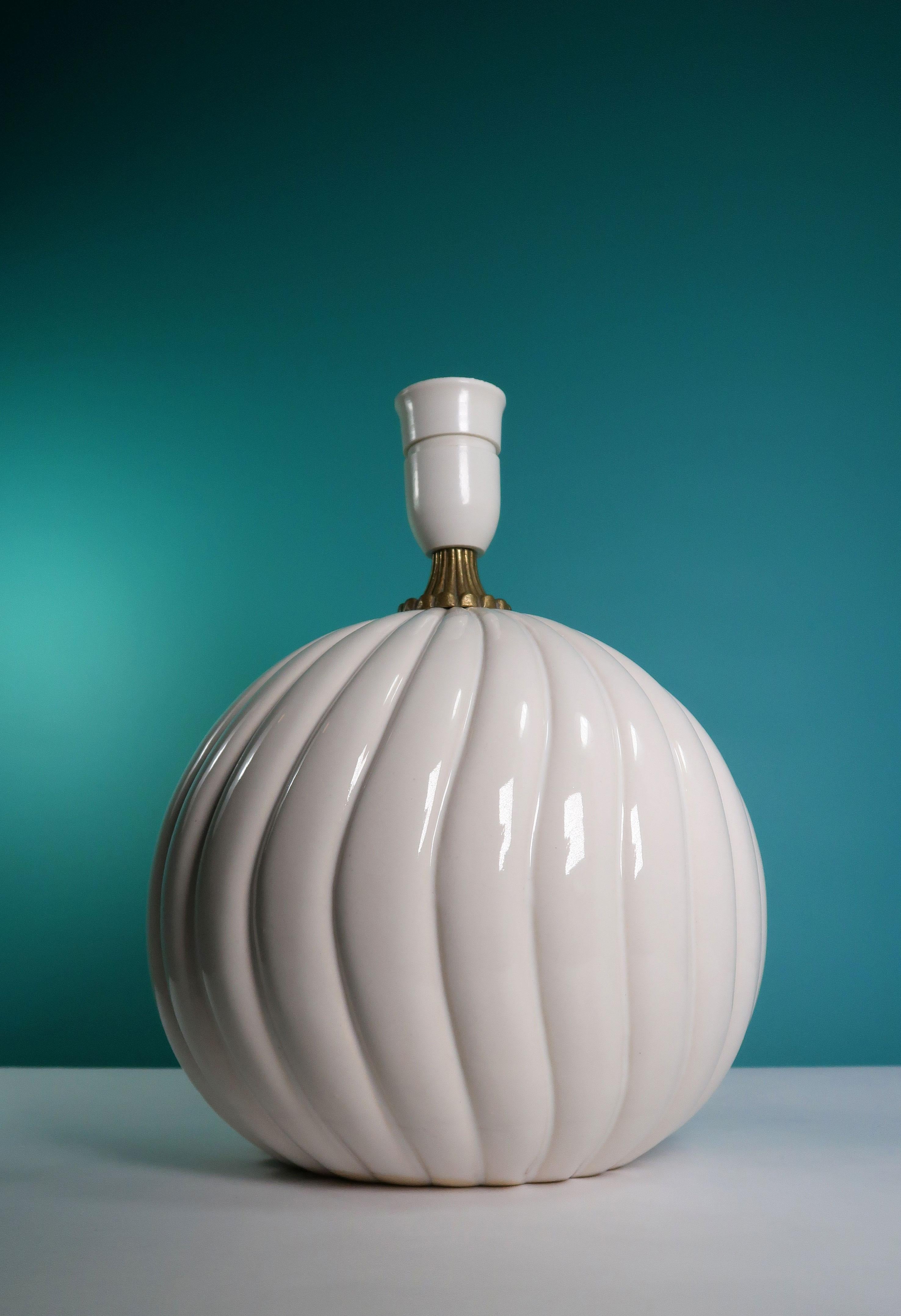 Tommaso Barbi Style White Ceramic, Brass Round Table Lamp, 1970s In Good Condition For Sale In Copenhagen, DK