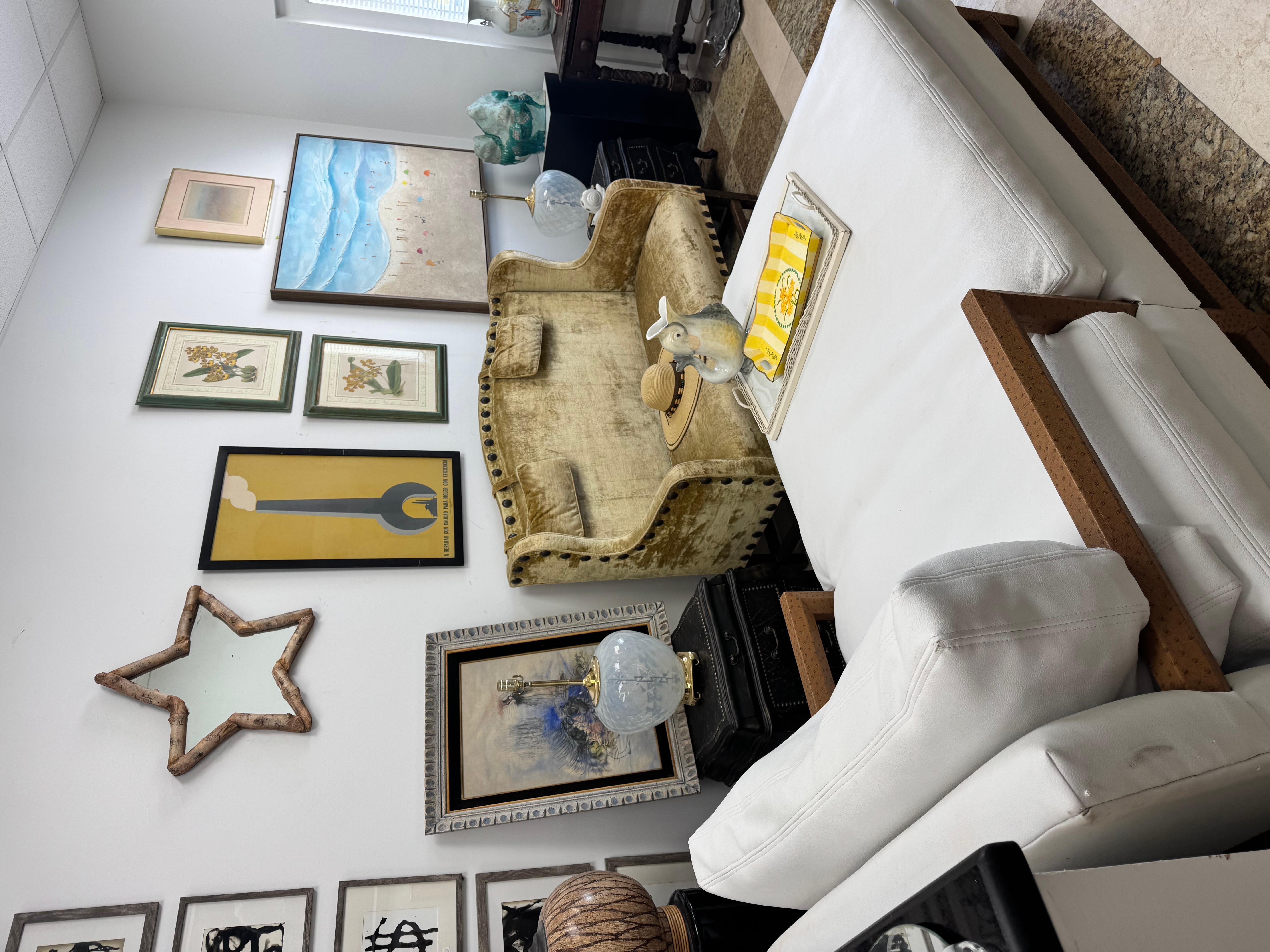Vintage White Chaise Lounge with Faux Ostrich Leather Accents In Good Condition For Sale In West Palm Beach, US