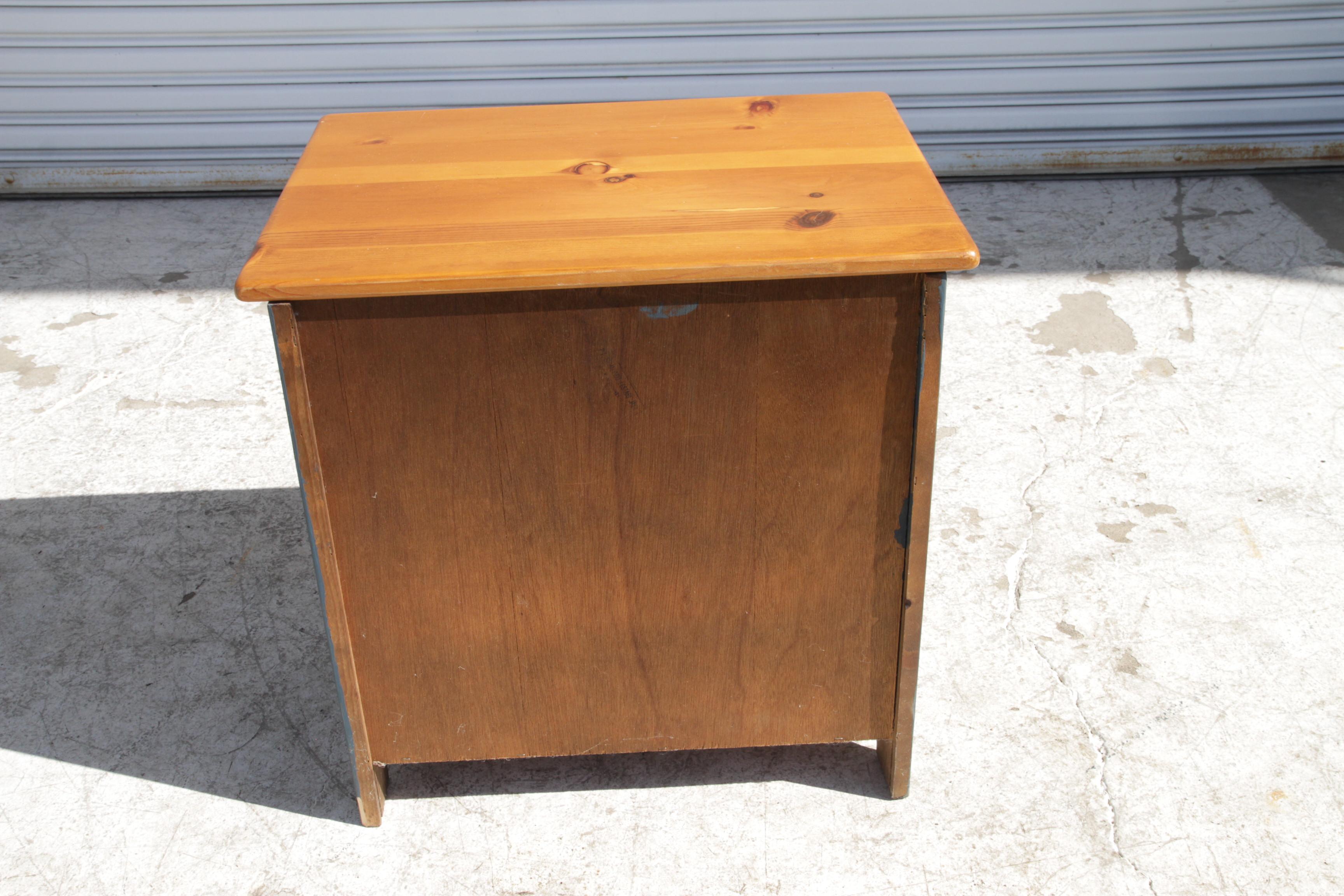 Vintage White Clad Oak Wood Ice Box Nightstand Cabinet Chest End Table For Sale 2